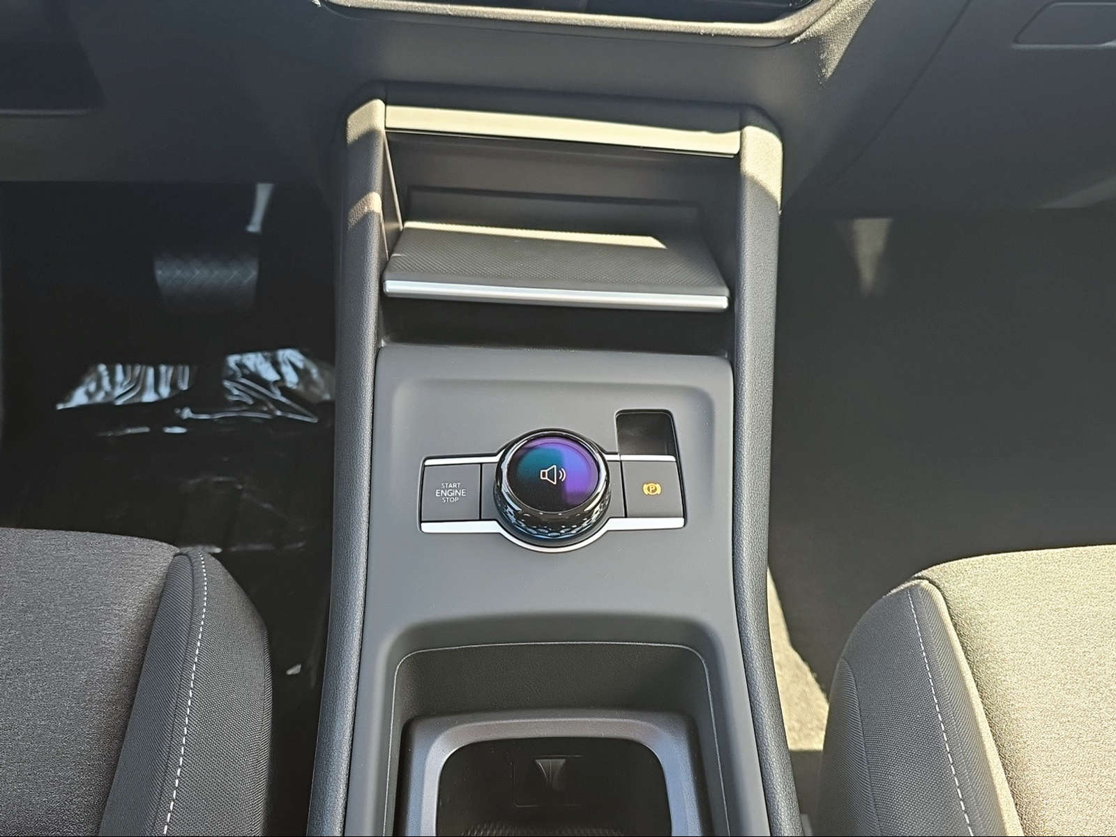 VW VW TIGUAN-image-11