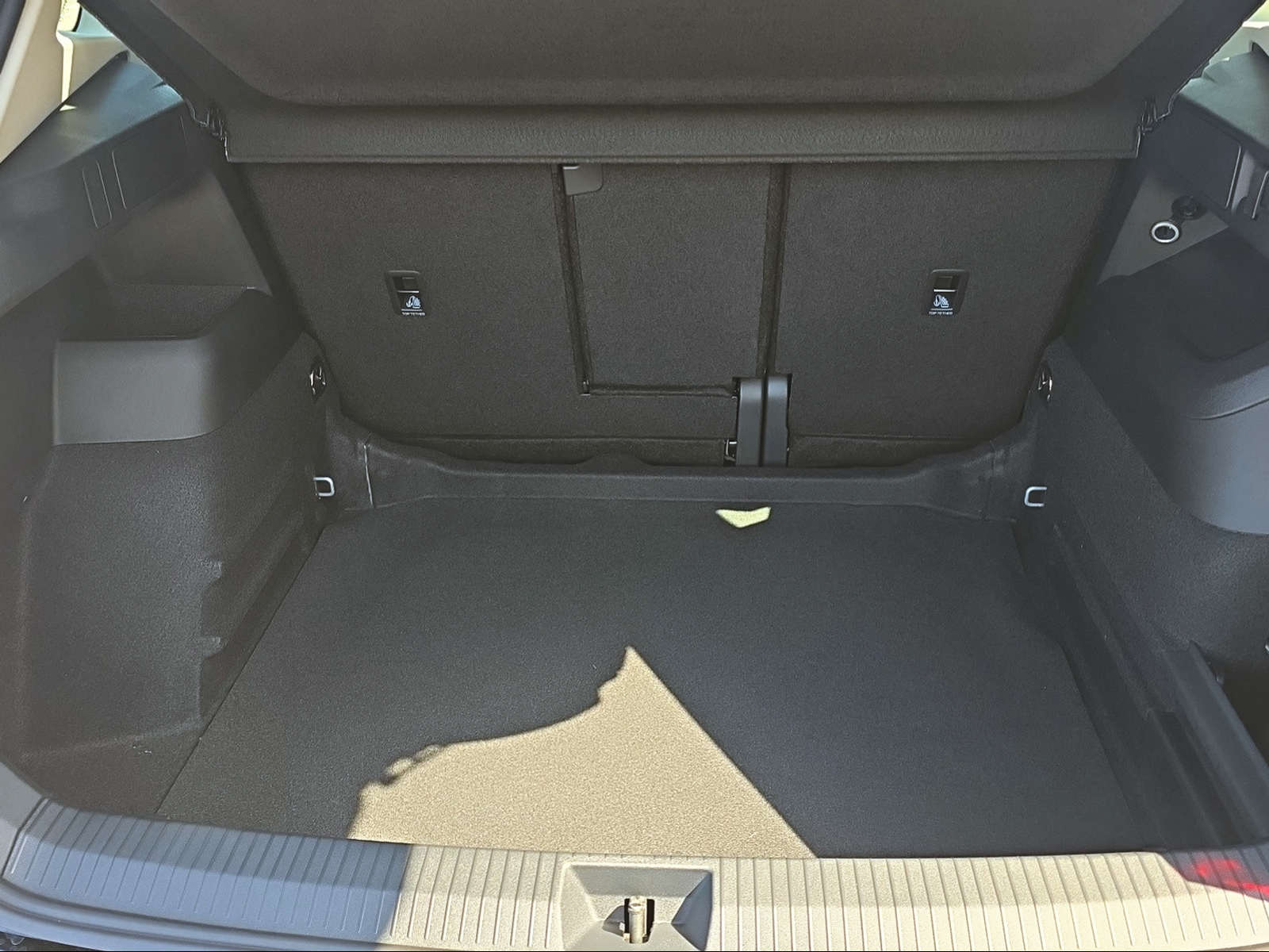 VW VW TIGUAN-image-13