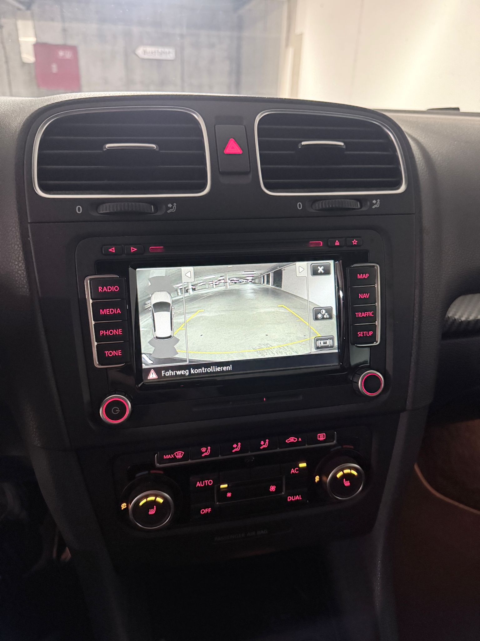 VW Golf 2.0 TSI R 4Motion DSG-image-13