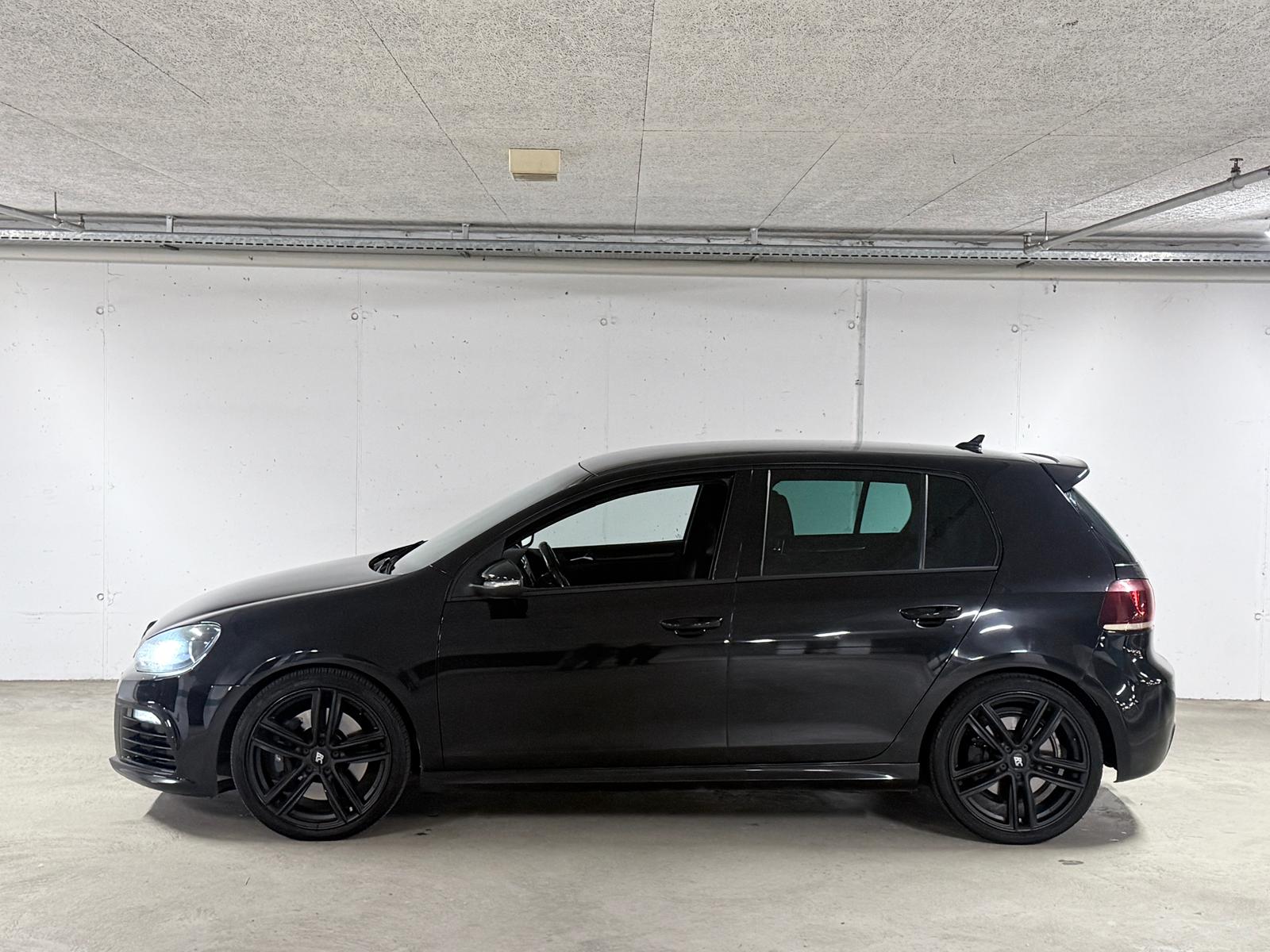 VW Golf 2.0 TSI R 4Motion DSG-image-2