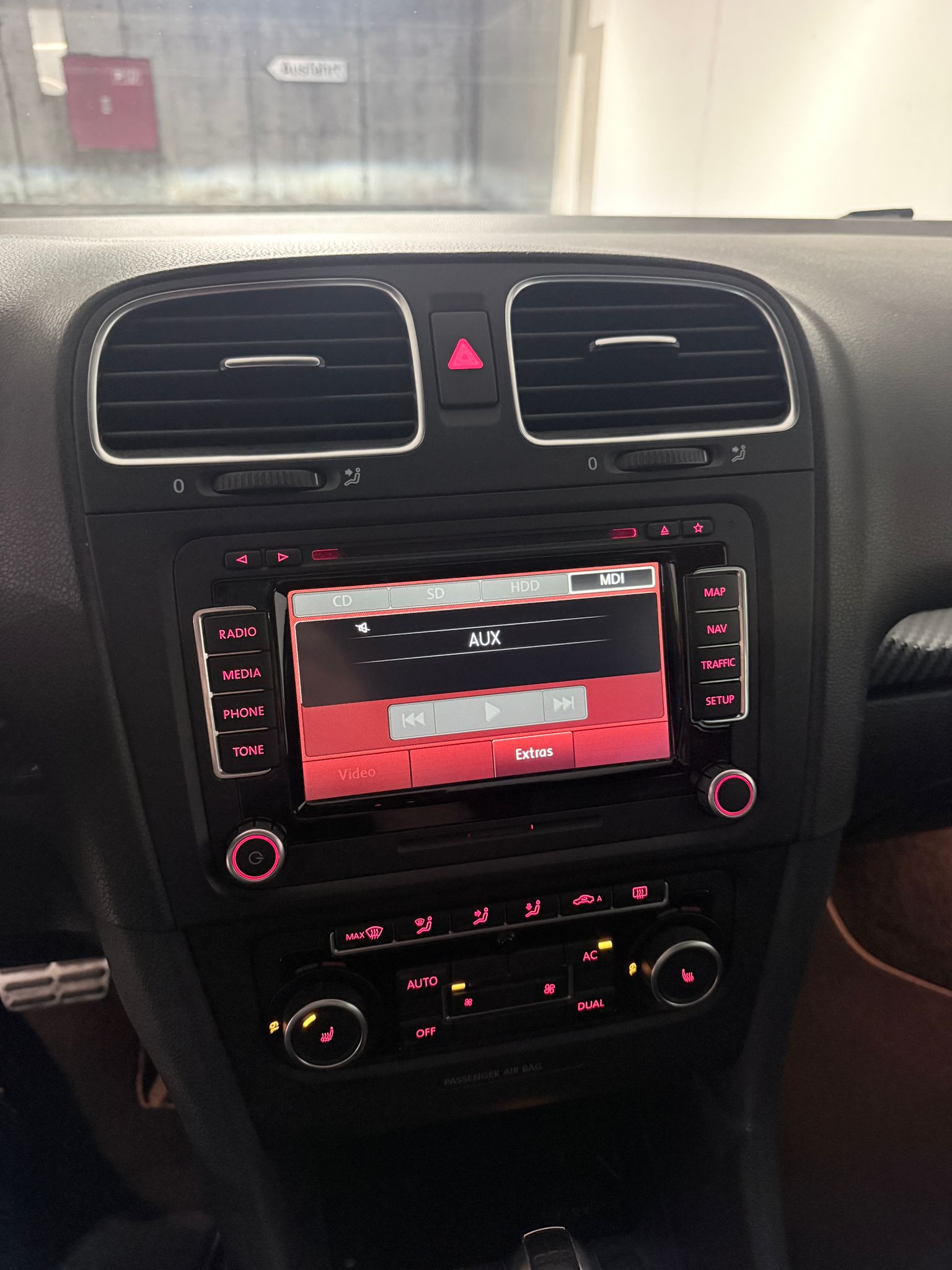 VW Golf 2.0 TSI R 4Motion DSG-image-14