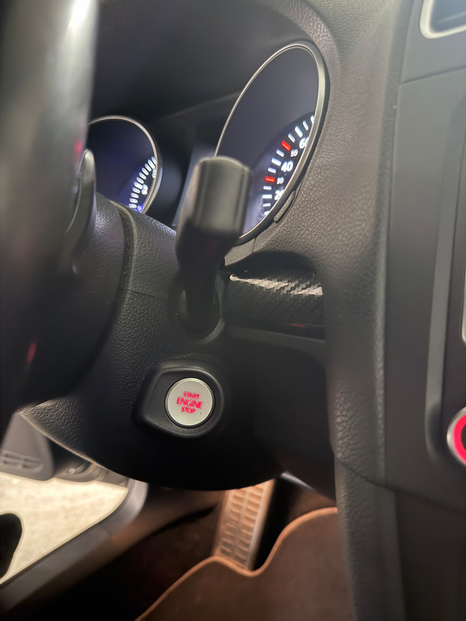 VW Golf 2.0 TSI R 4Motion DSG-image-19