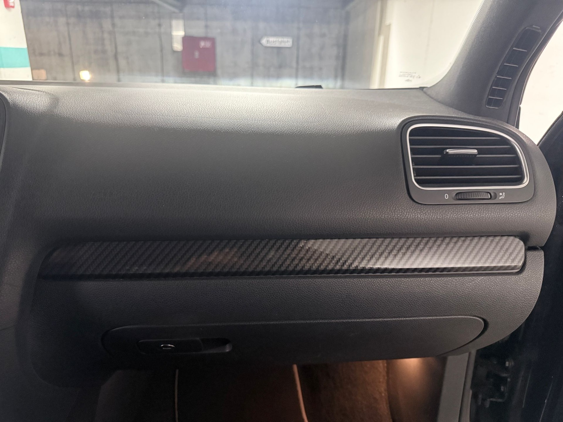 VW Golf 2.0 TSI R 4Motion DSG-image-18
