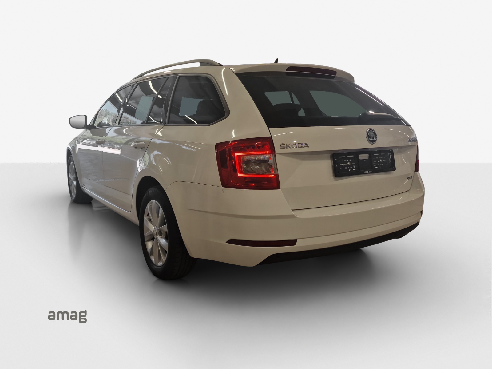 SKODA Octavia Combi 2.0 TDI Ambition 4x4 DSG-image-2