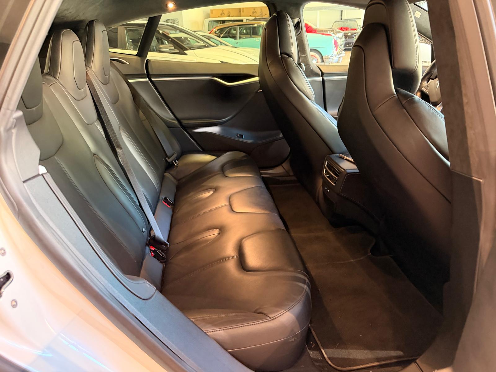 TESLA Model S 100 D Performance-image-16