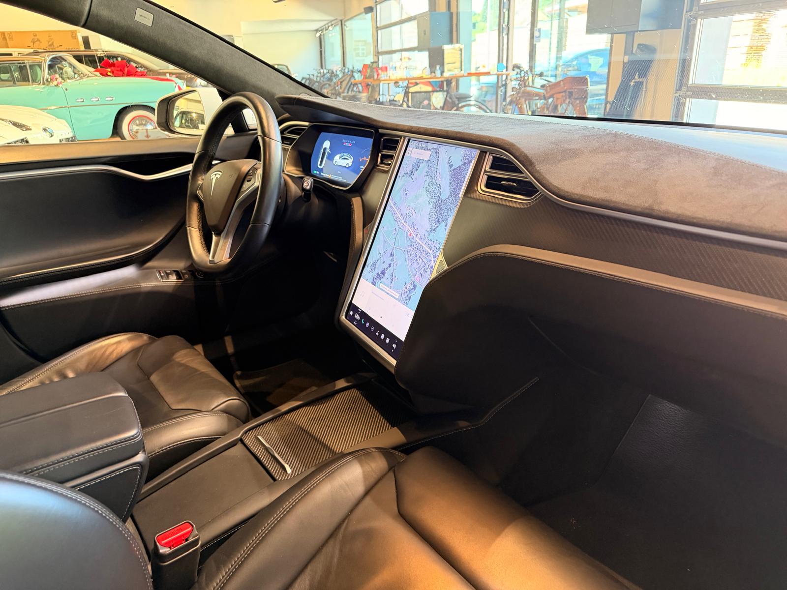 TESLA Model S 100 D Performance-image-15