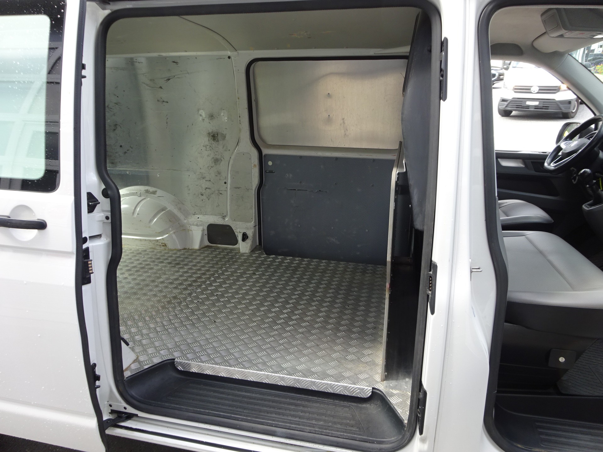 VW T6.1 2.0 TDI 4Motion-image-26