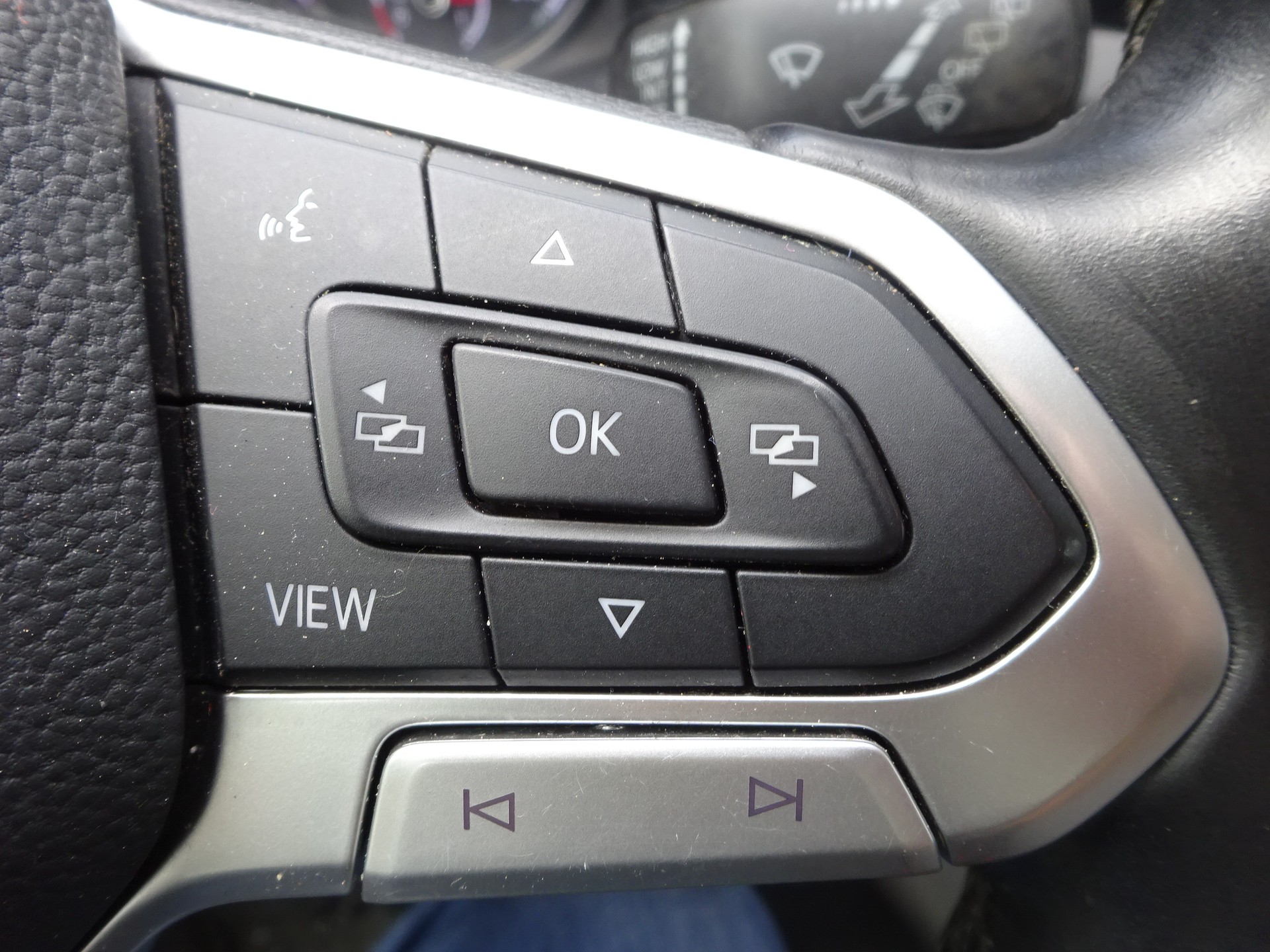 VW T6.1 2.0 TDI 4Motion-image-14
