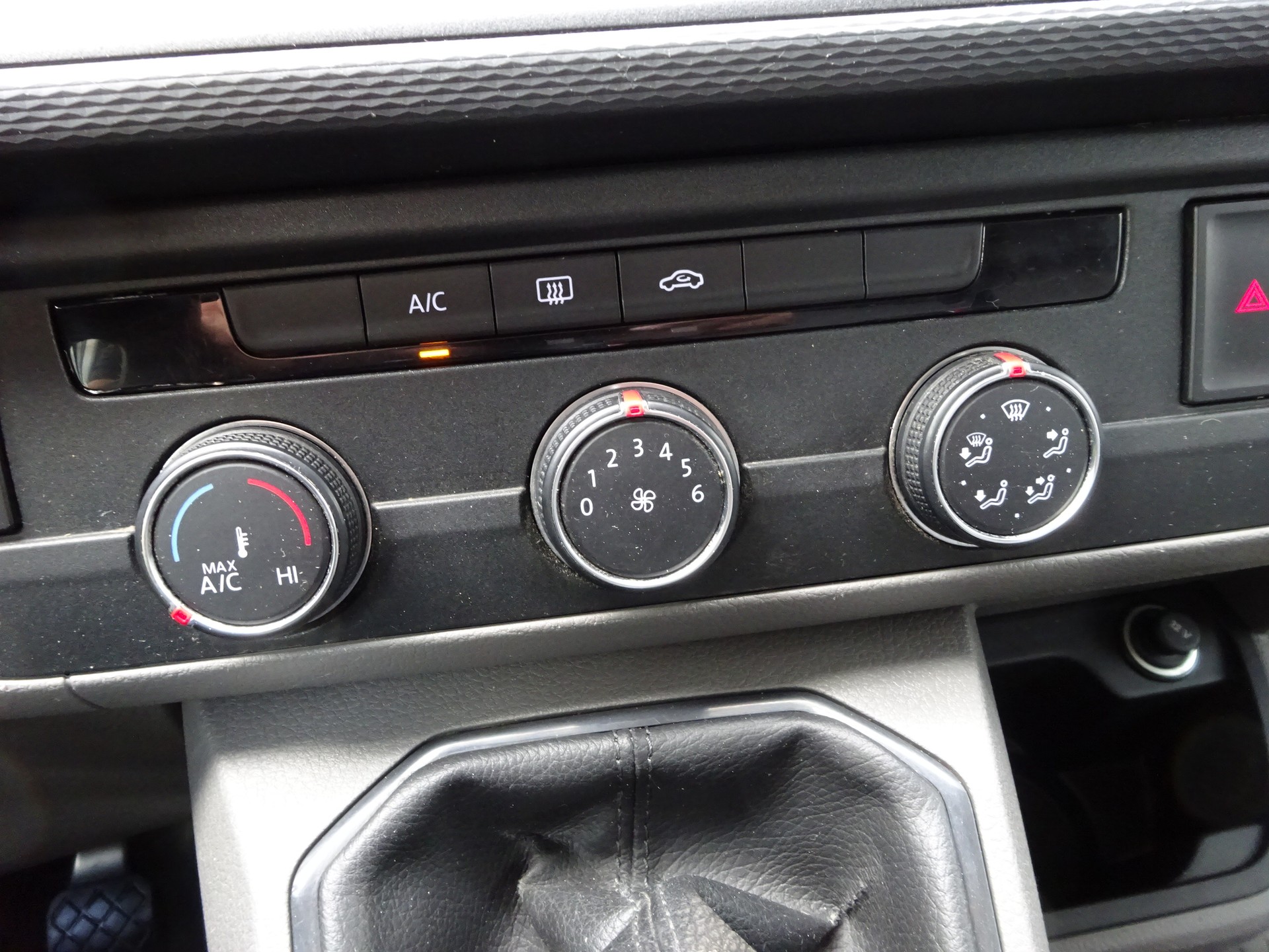 VW T6.1 2.0 TDI 4Motion-image-6
