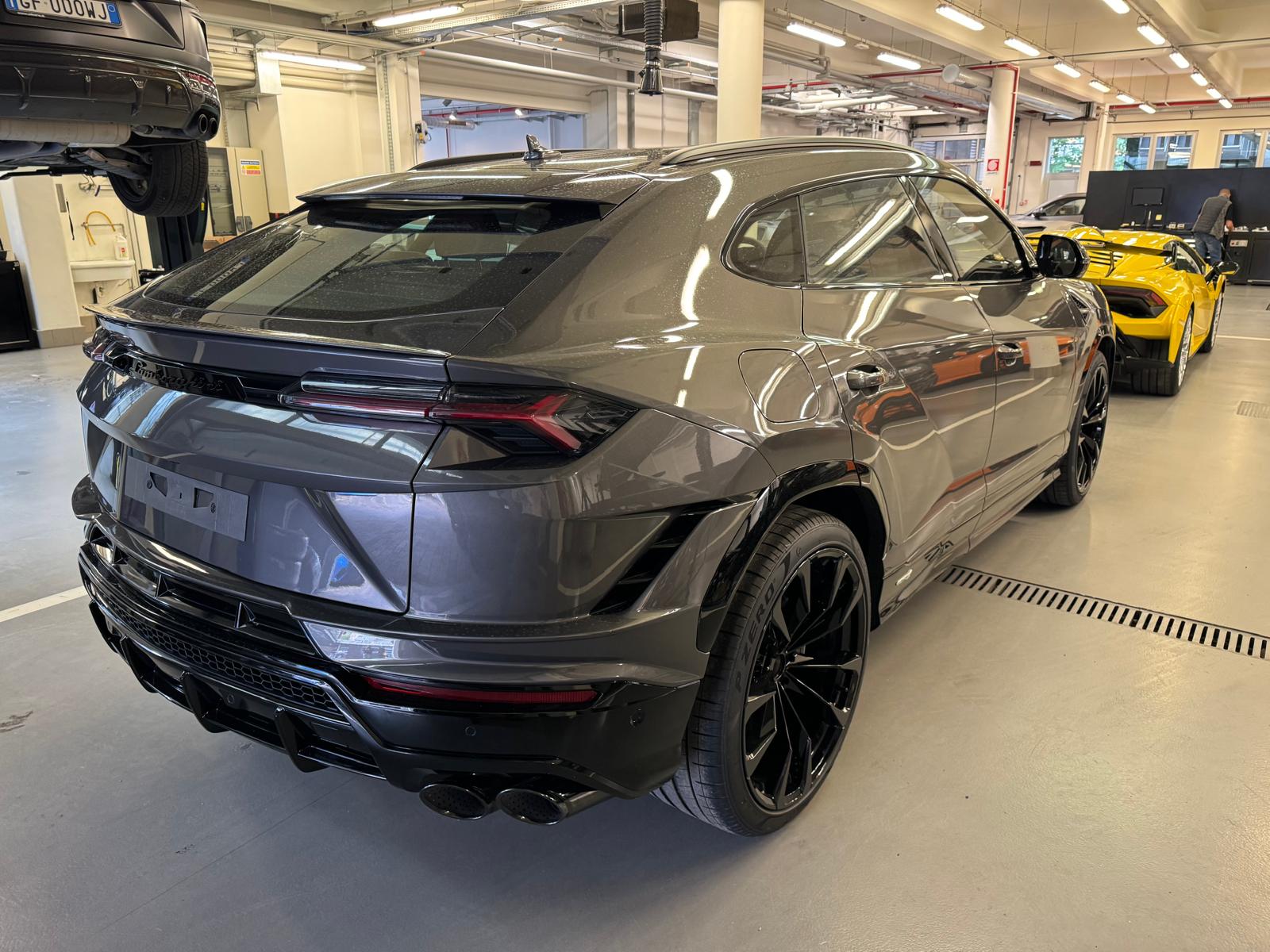LAMBORGHINI 4.0 S-image-3