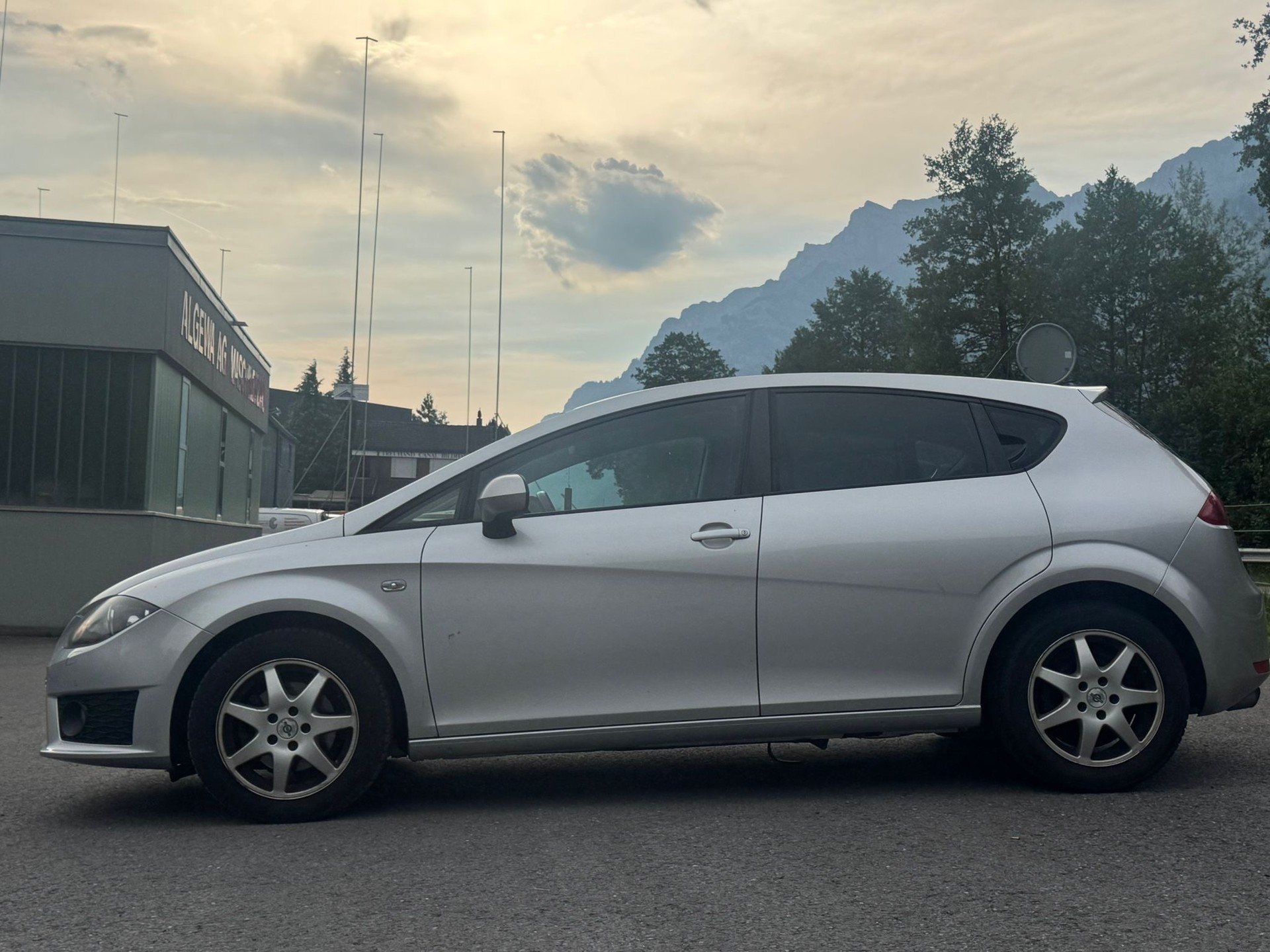 SEAT Leon 1.8 TSI FR Advantage DSG-image-10