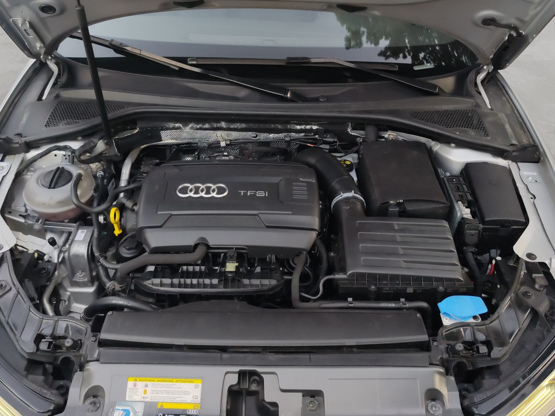 AUDI A3 Sportback 1.8 TFSI Attraction quattro S-tronic-image-25