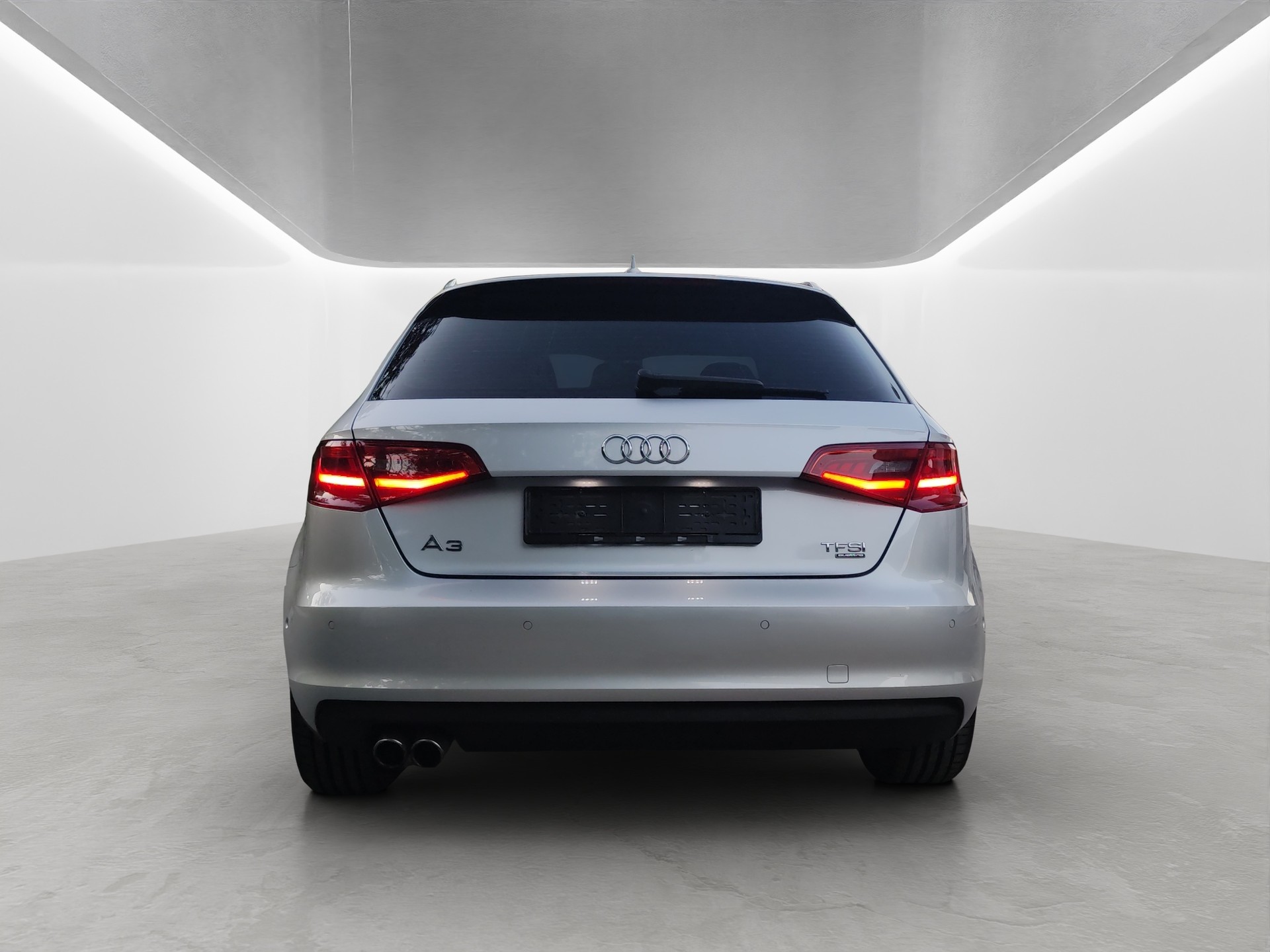AUDI A3 Sportback 1.8 TFSI Attraction quattro S-tronic-image-5