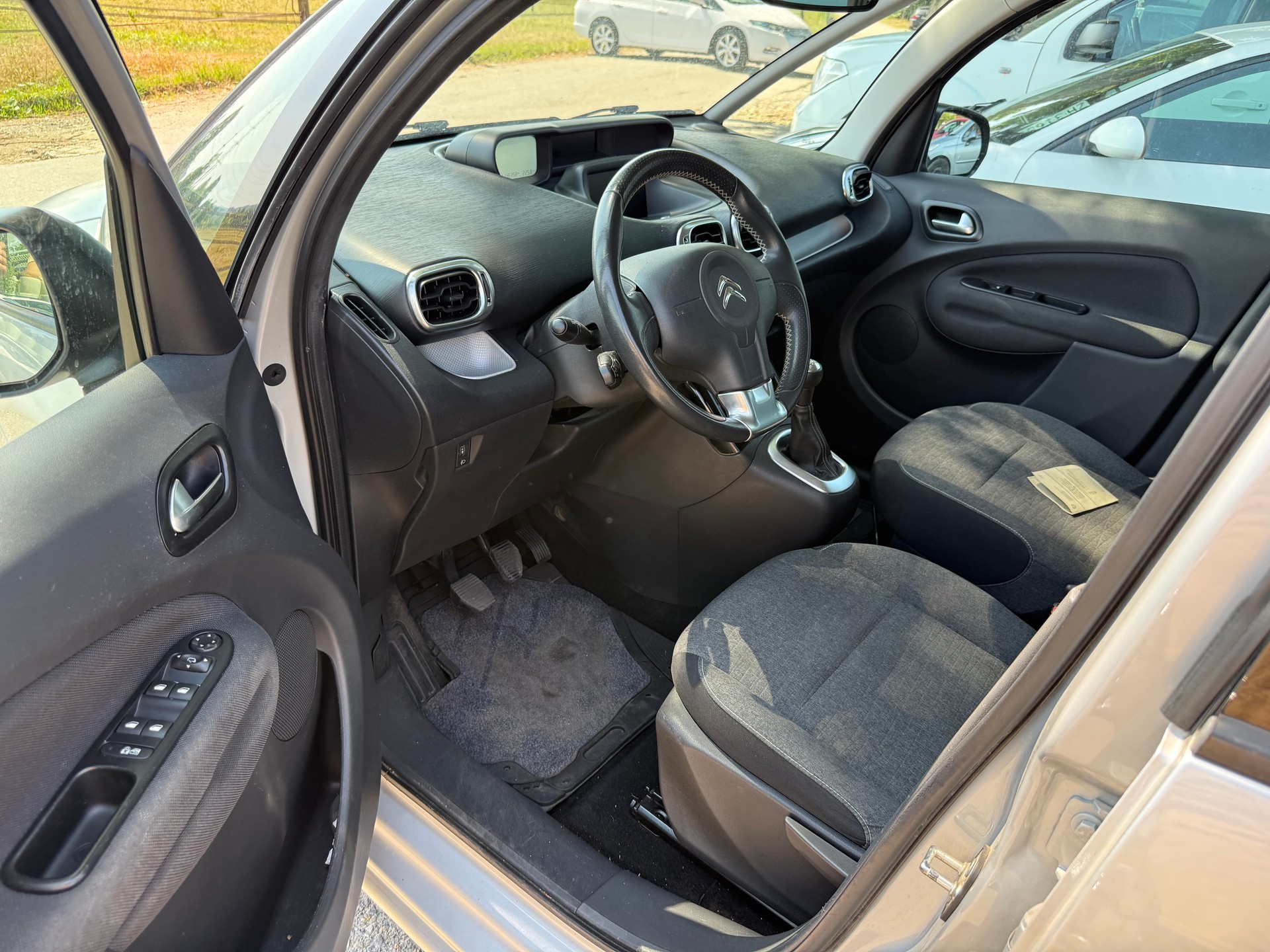 CITROEN C3 Picasso 1.2 Pure Tech Exclusive-image-12