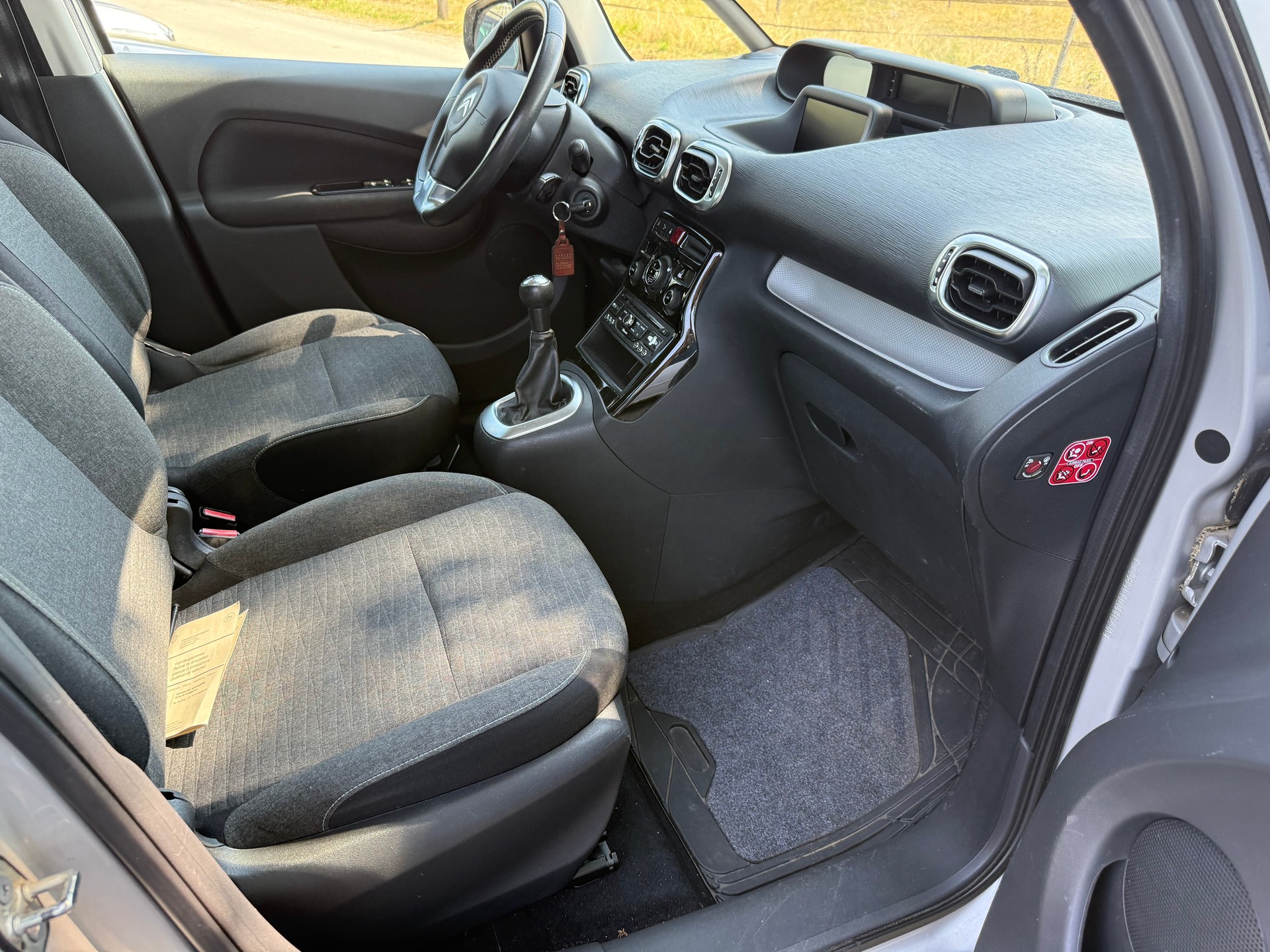 CITROEN C3 Picasso 1.2 Pure Tech Exclusive-image-9