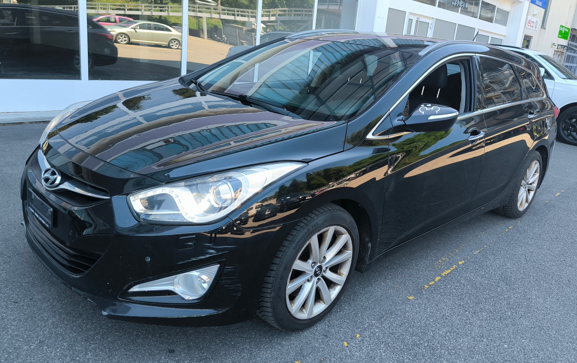 HYUNDAI i40 Wagon 1.7 CRDI Premium Automatic-image-2