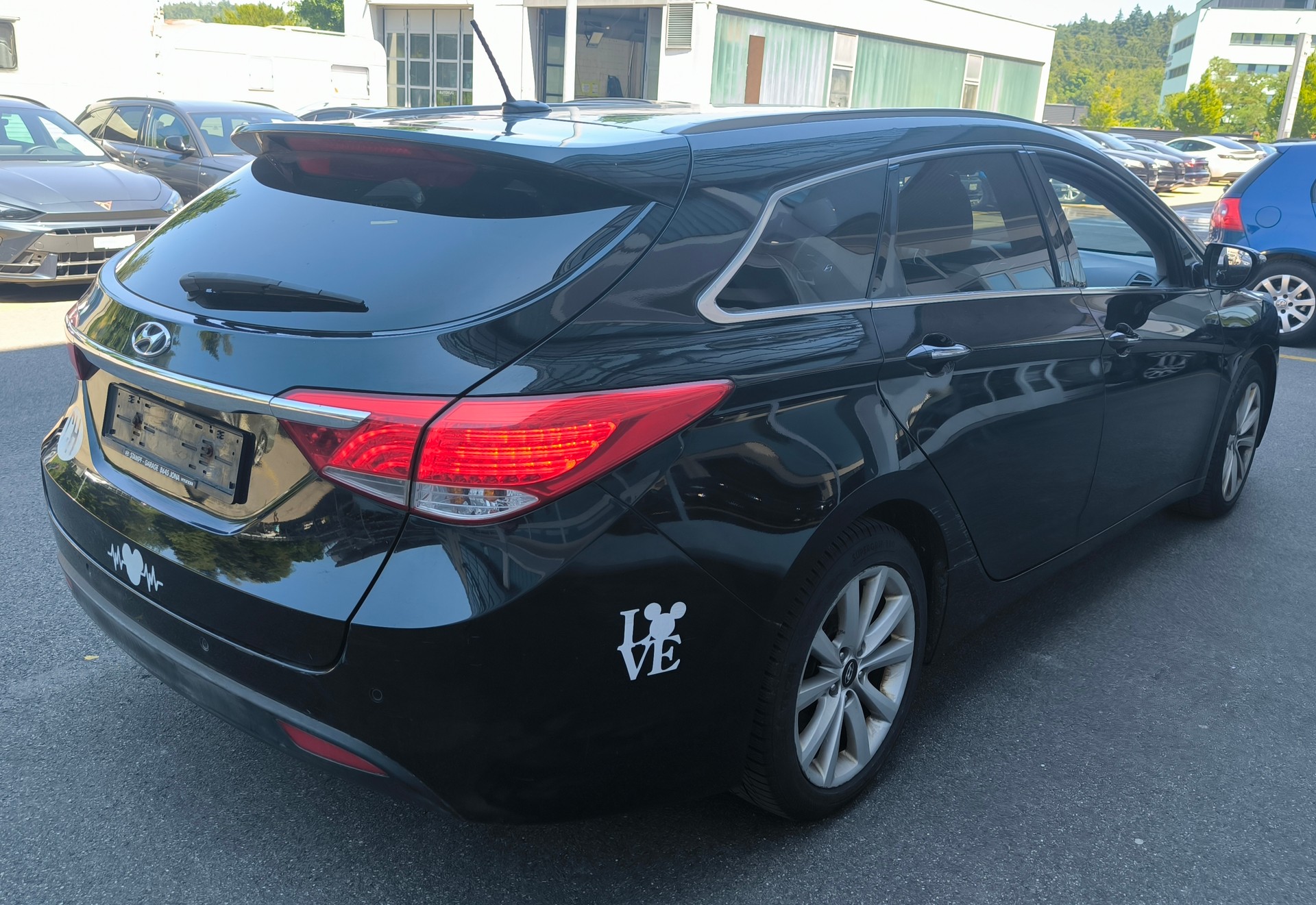 HYUNDAI i40 Wagon 1.7 CRDI Premium Automatic-image-3