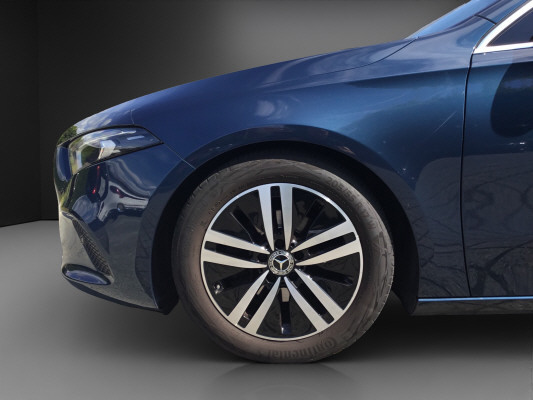 MERCEDES-BENZ A 180-image-12