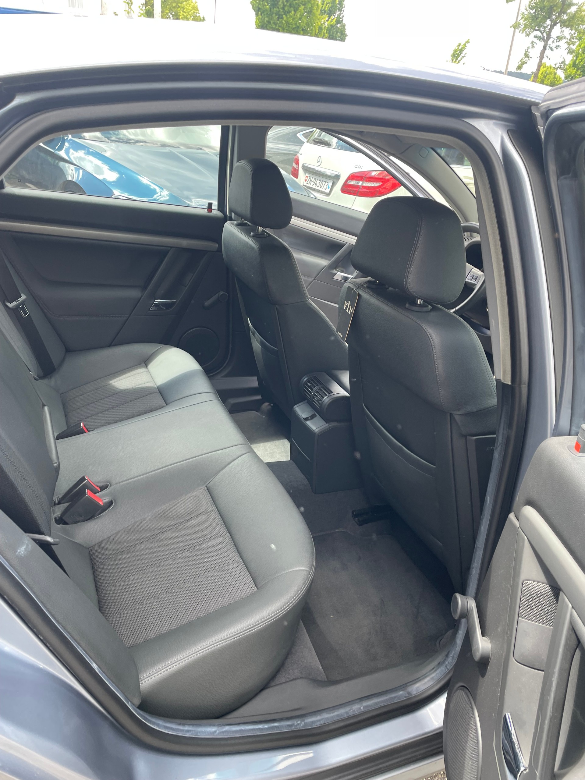 OPEL Vectra 1.9 CDTi 16V Diamond Automatic-image-7