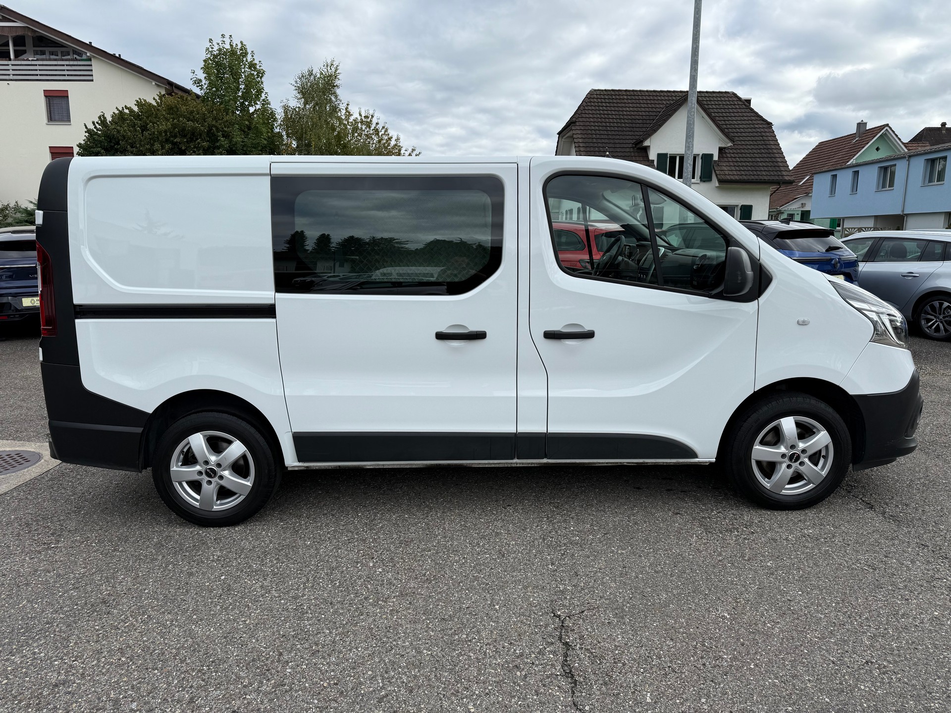 RENAULT Trafic 2.0 Energy dCi 120 3.5t Business L1H1-image-6