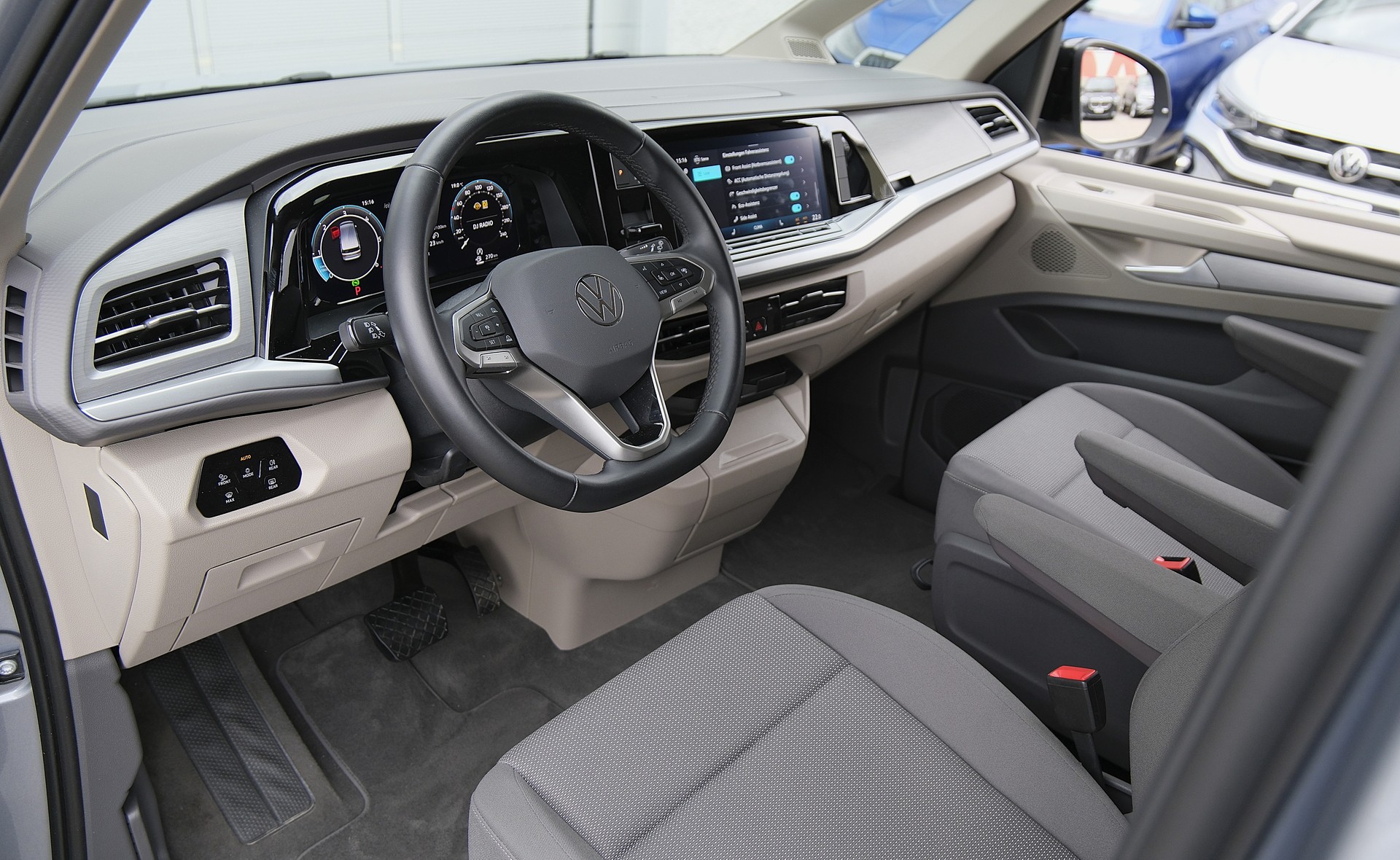 VW Multivan 2.0 TDI Life DSG Lang " 8 Sitzplätze "-image-2