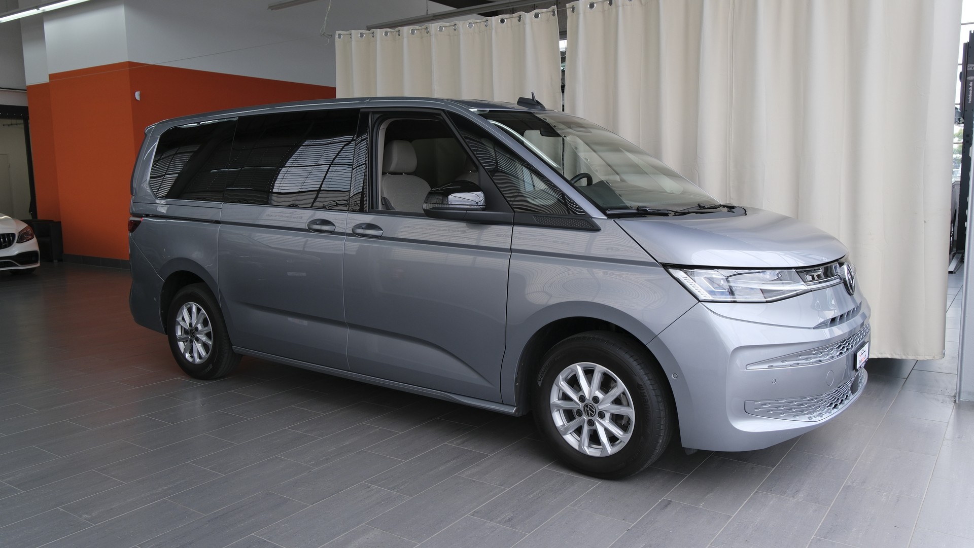 VW Multivan 2.0 TDI Life DSG Lang " 8 Sitzplätze "-image-29