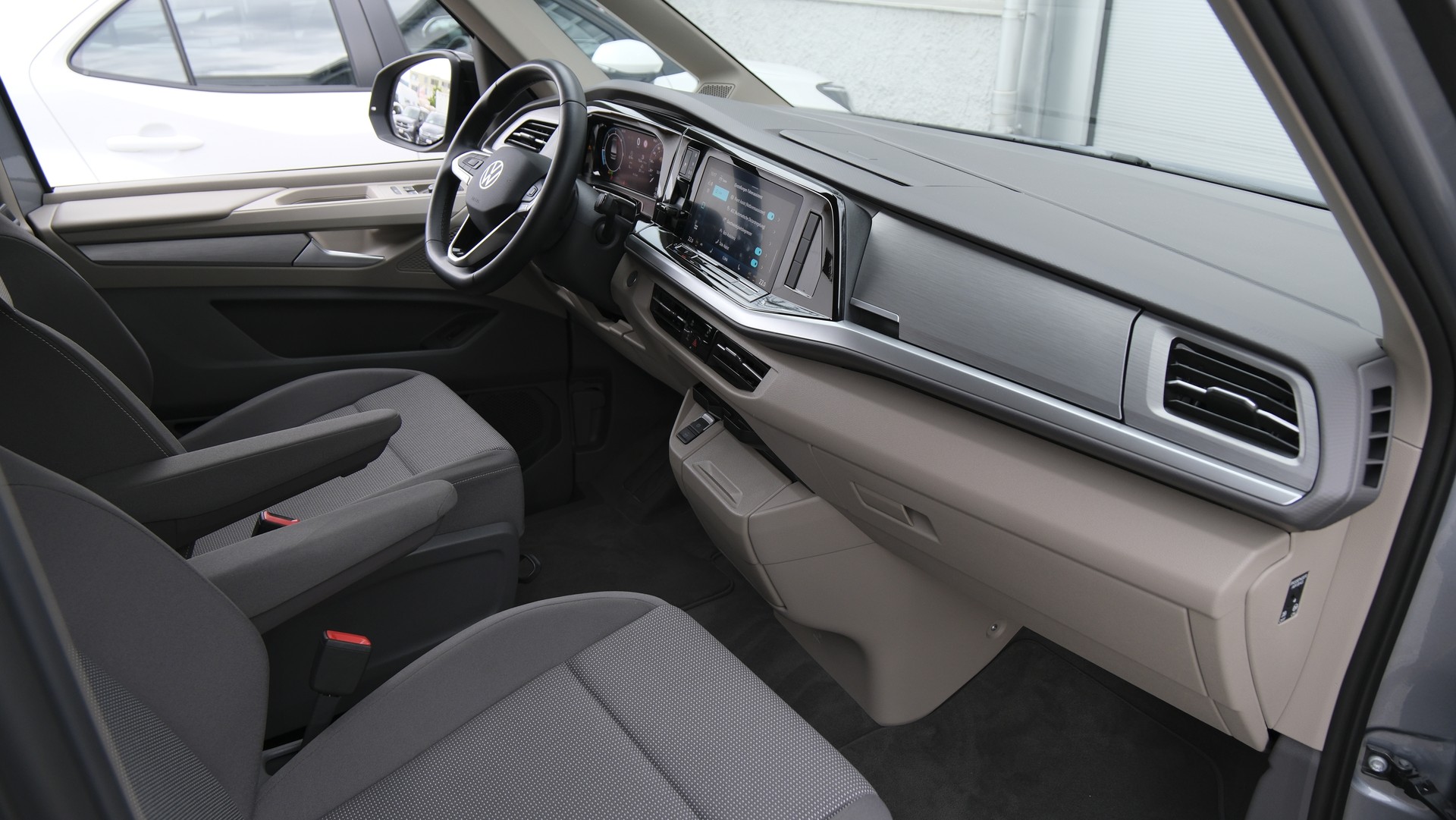 VW Multivan 2.0 TDI Life DSG Lang " 8 Sitzplätze "-image-19