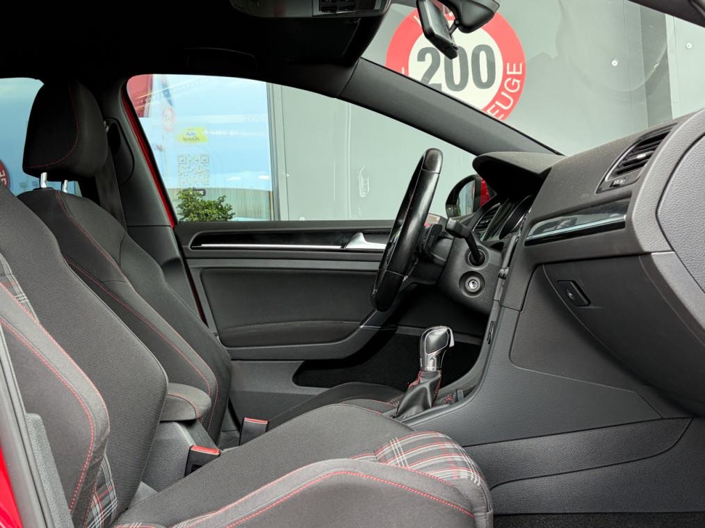 VW Golf VII 2.0 TSi GTI-image-6