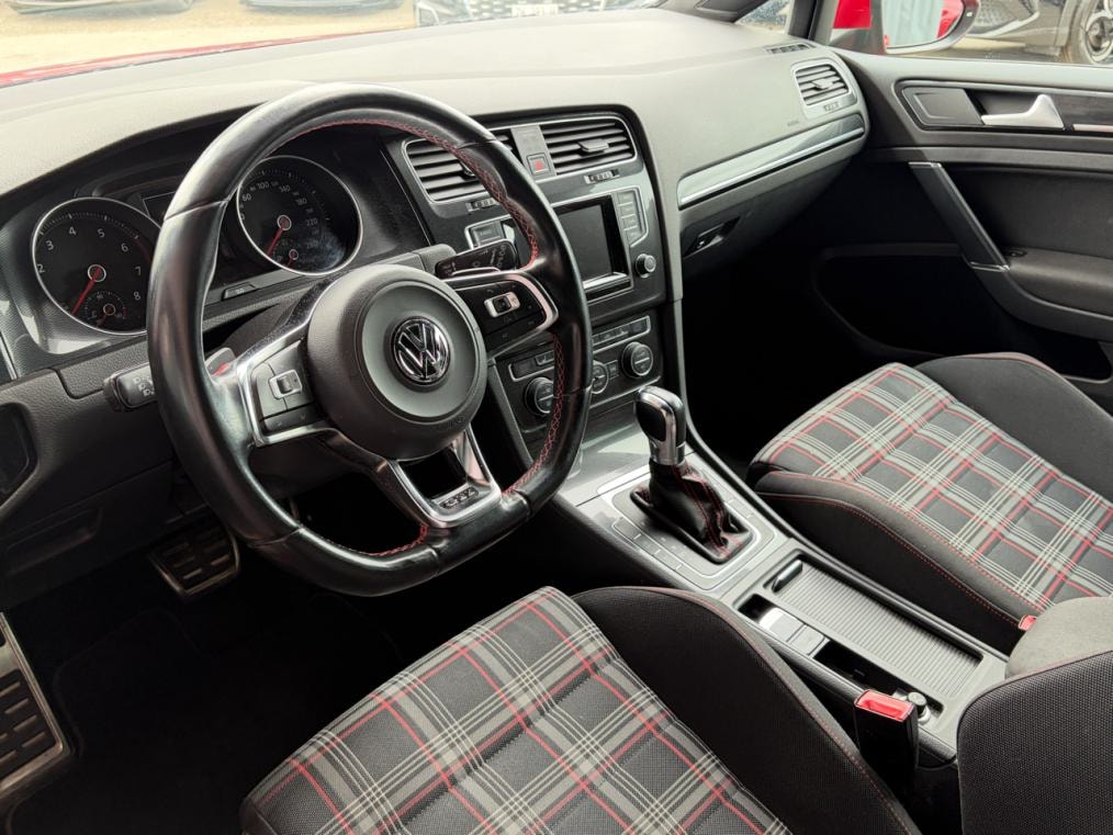VW Golf VII 2.0 TSi GTI-image-3