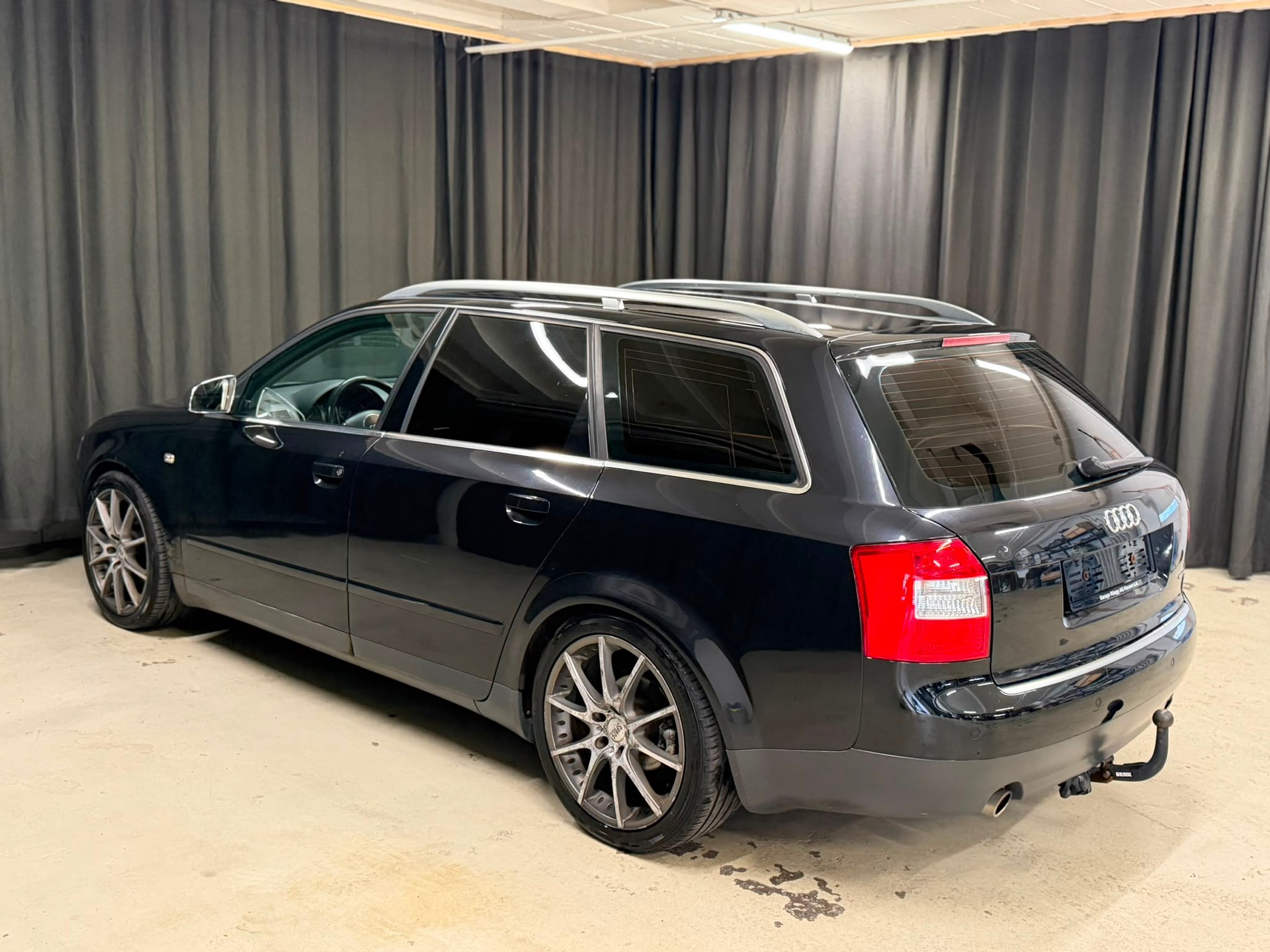 AUDI A4 Avant 3.0 V6 quattro-image-4