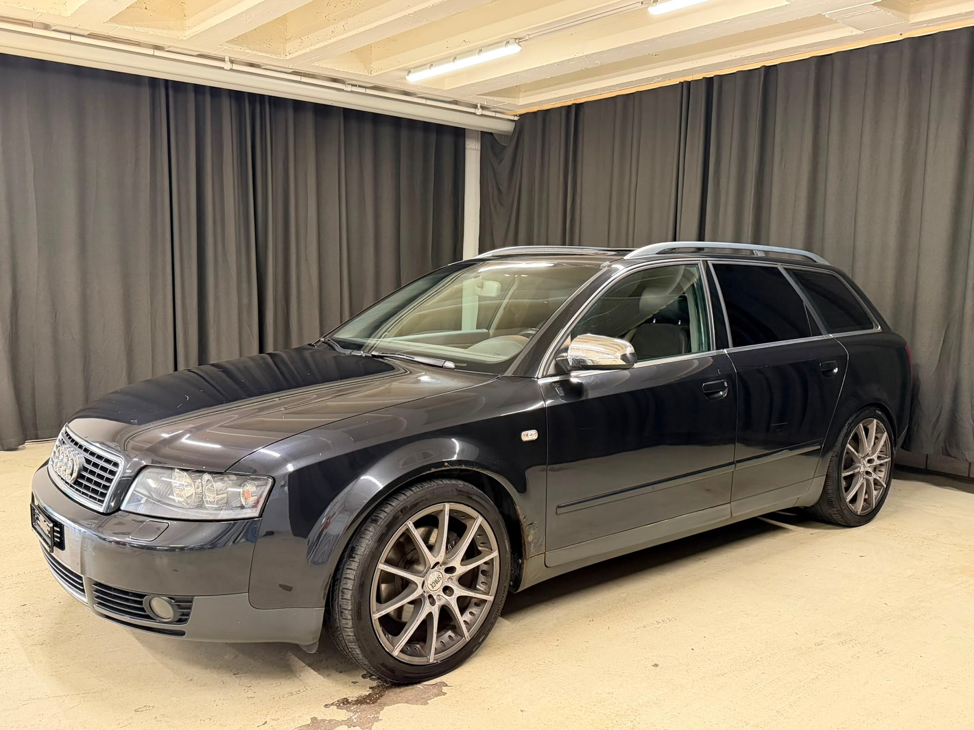 AUDI A4 Avant 3.0 V6 quattro-image-0