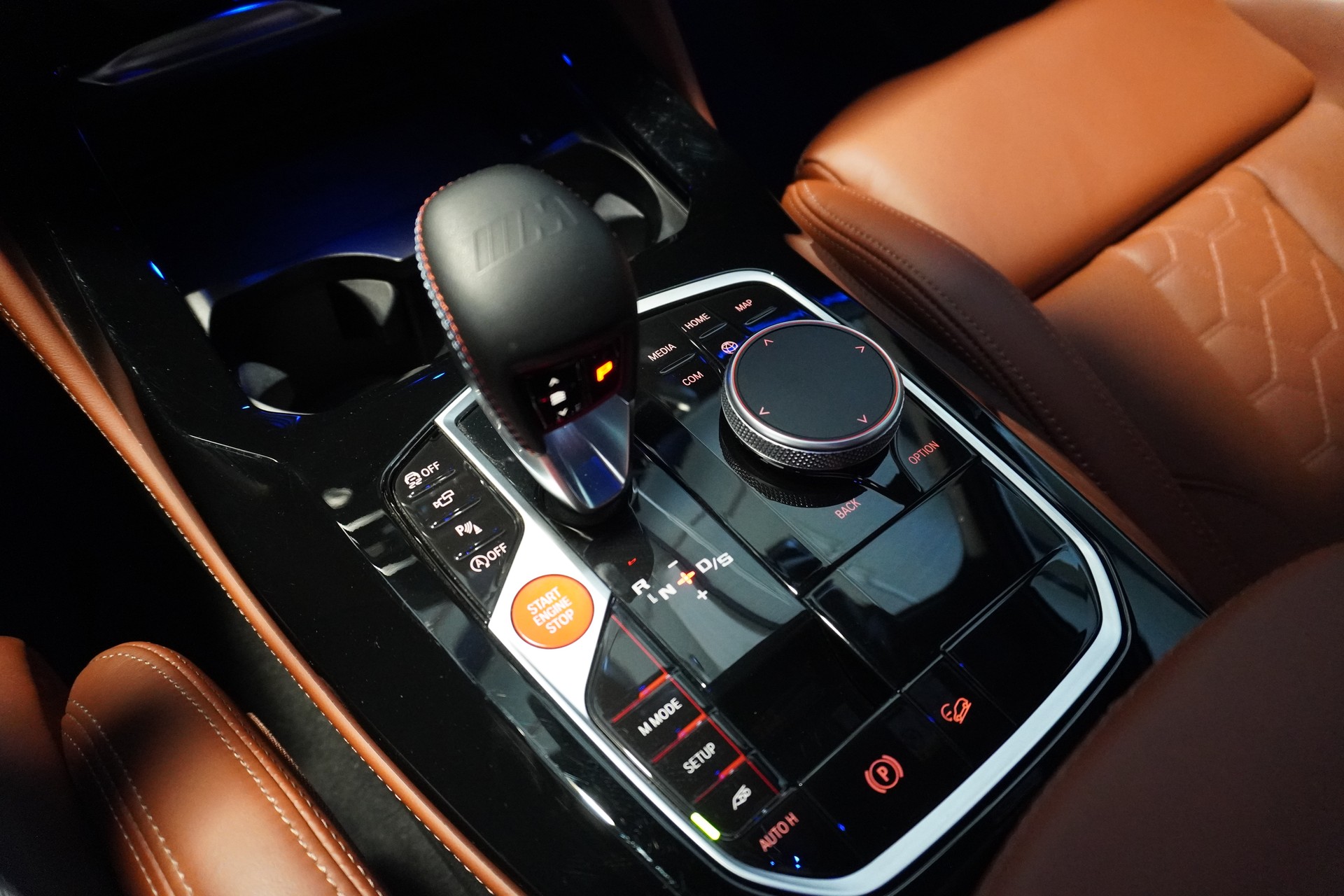 BMW X3 xDrive M Competition Steptronic // BMW SONDERLACKIERUNG GRIGIO TELESTO // AHK // AKRAPOVIC //-image-10