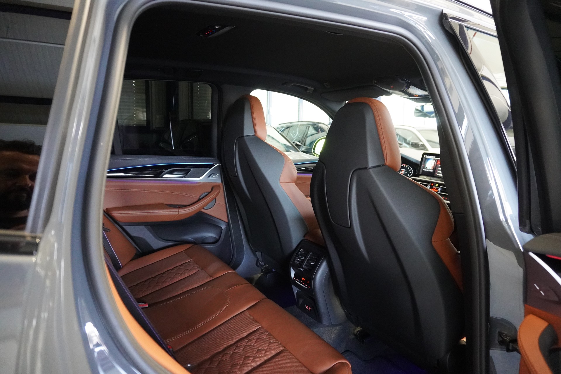 BMW X3 xDrive M Competition Steptronic // BMW SONDERLACKIERUNG GRIGIO TELESTO // AHK // AKRAPOVIC //-image-15