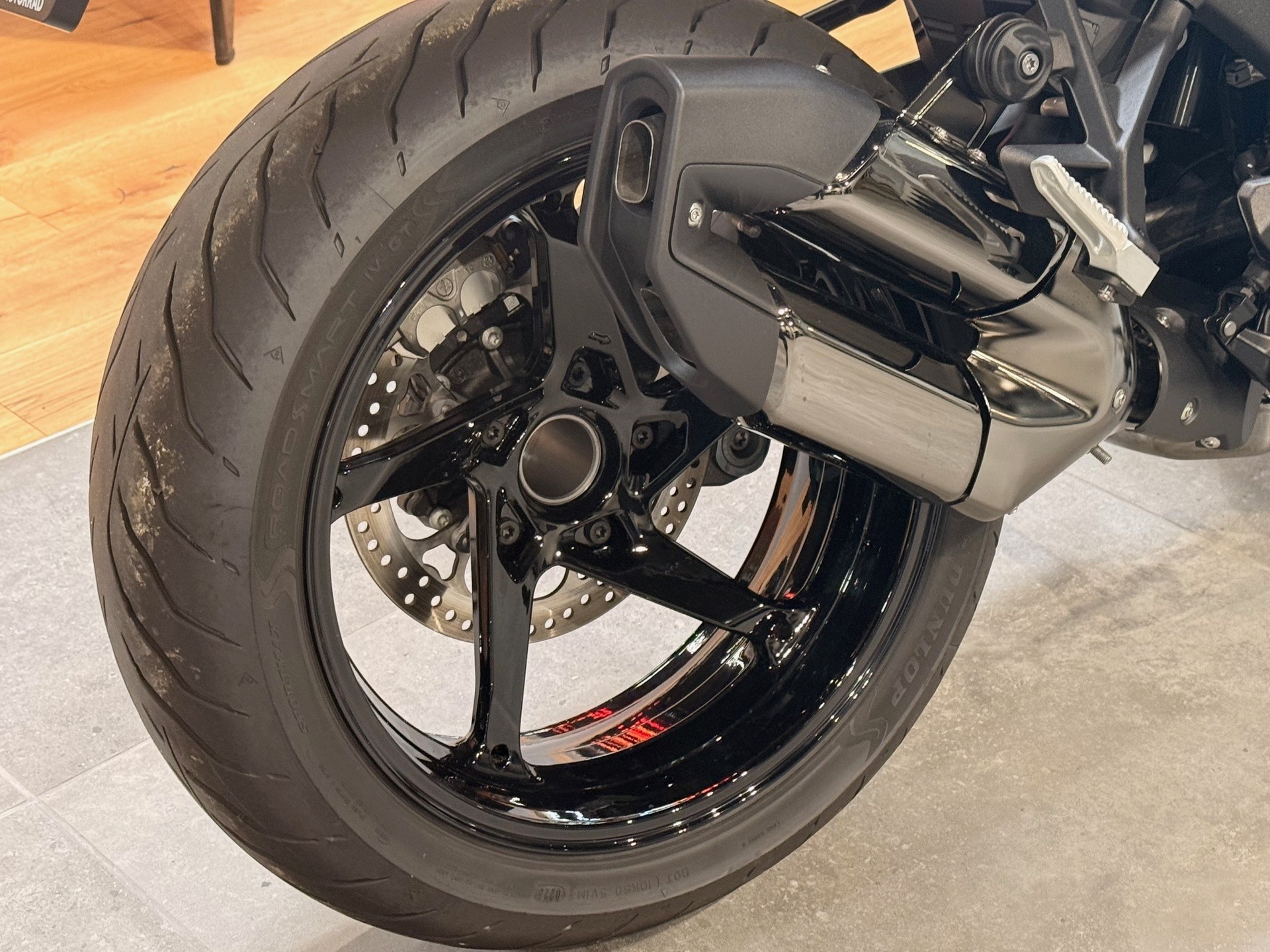 BMW R 1300 R-showroom-element-3