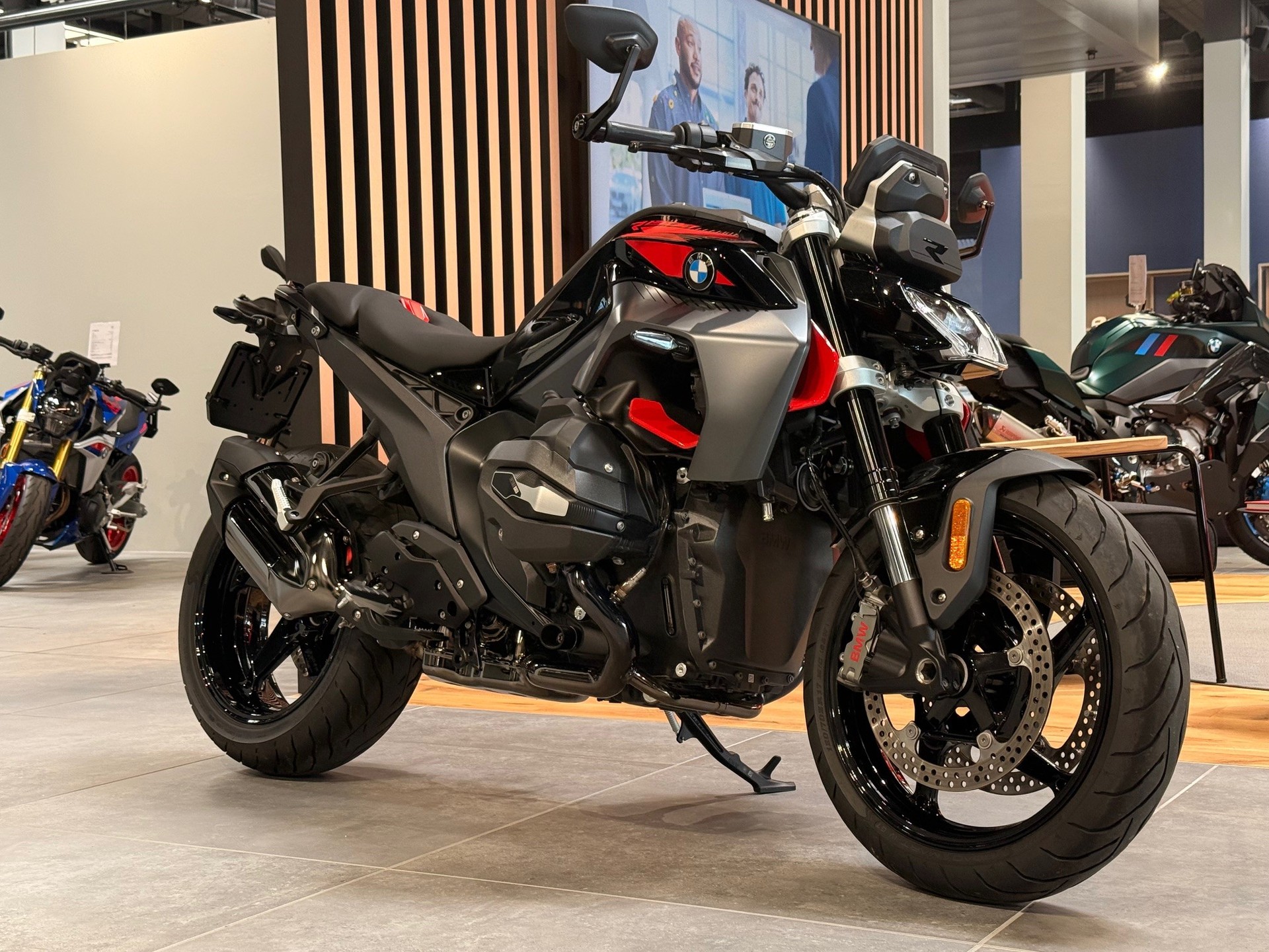 BMW R 1300 R-showroom-element-1