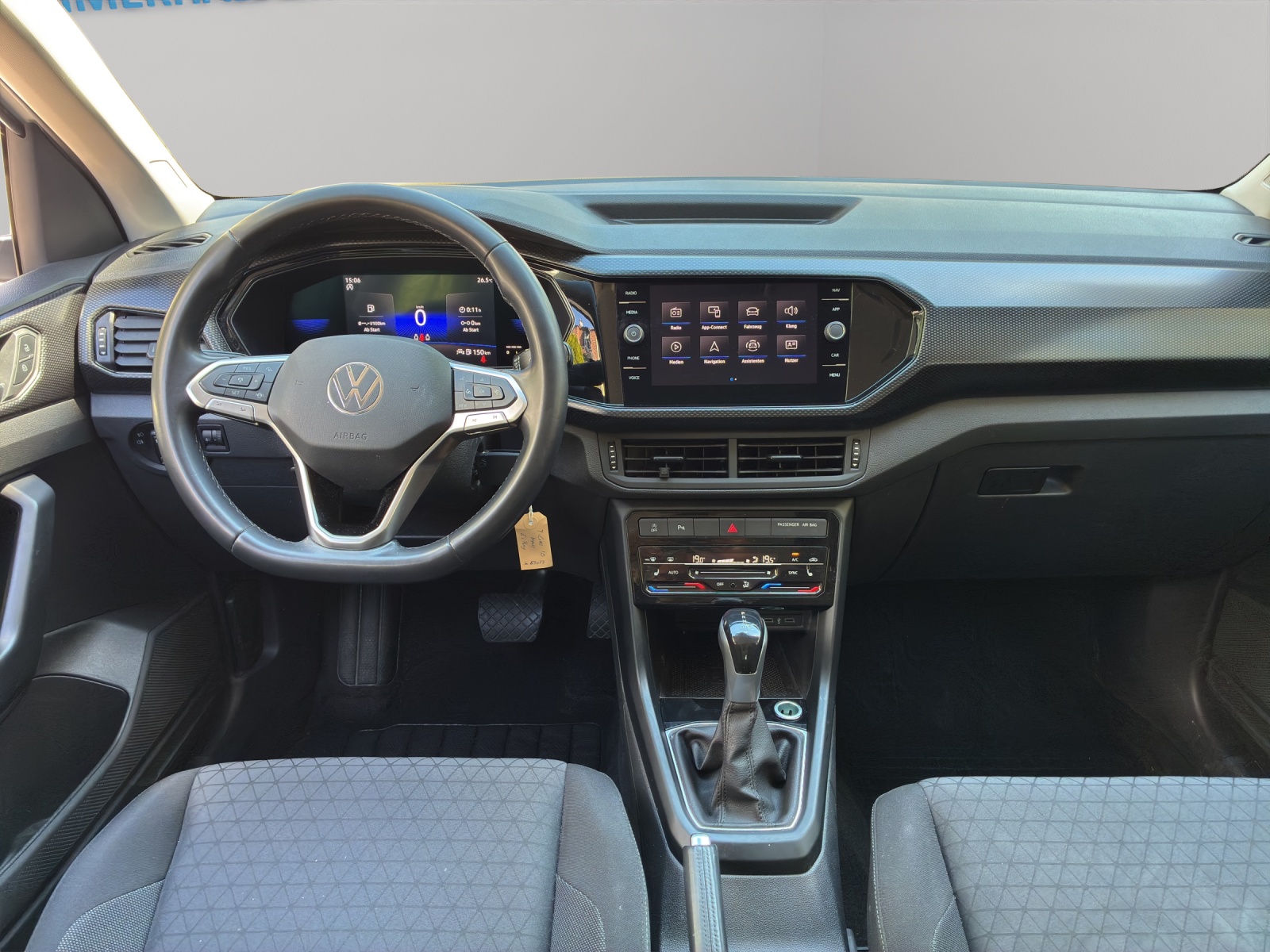 VW T-Cross 1.0 TSI Life DSG-image-7