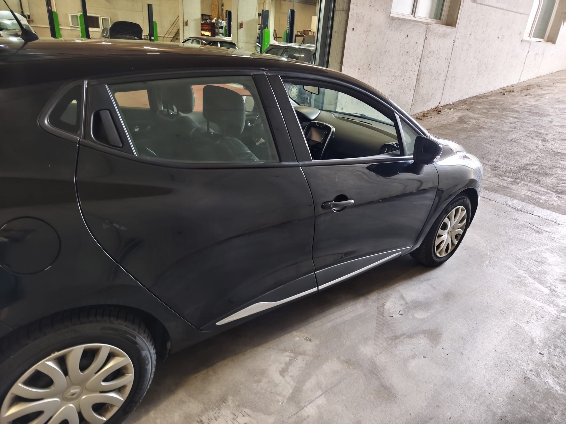 RENAULT Clio 90-image-2