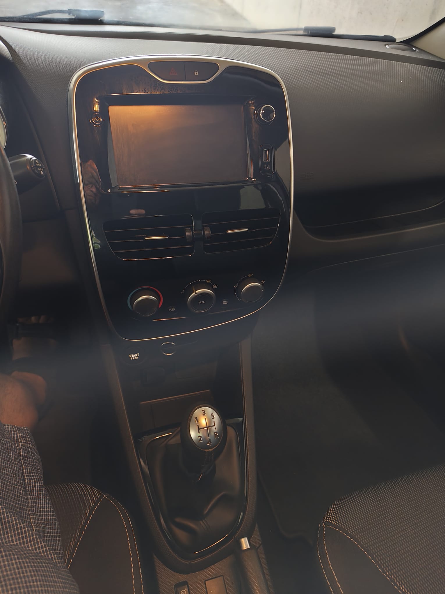 RENAULT Clio 90-image-8
