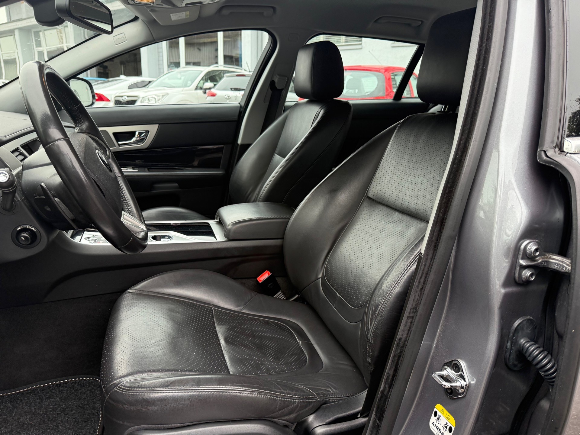 JAGUAR XF Sportbrake 2.2d Luxury-image-9
