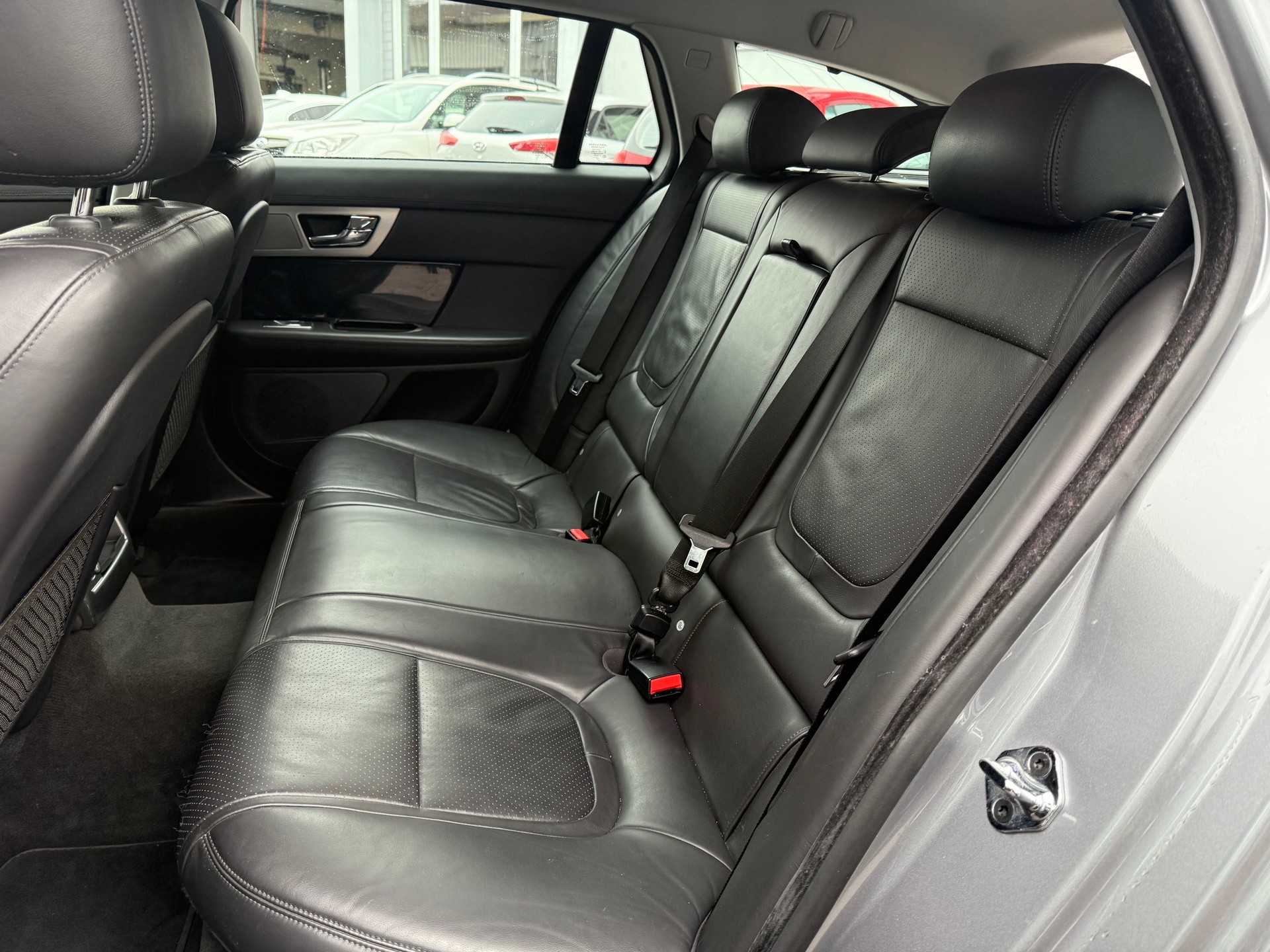 JAGUAR XF Sportbrake 2.2d Luxury-image-10