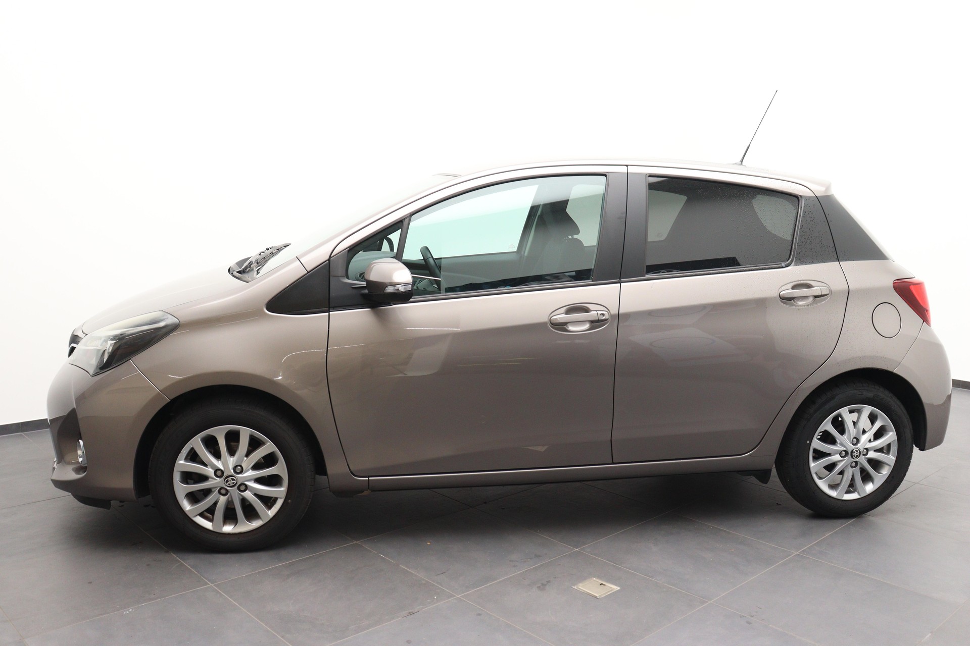 TOYOTA Yaris 1.33 VVT-i Trend-image-2