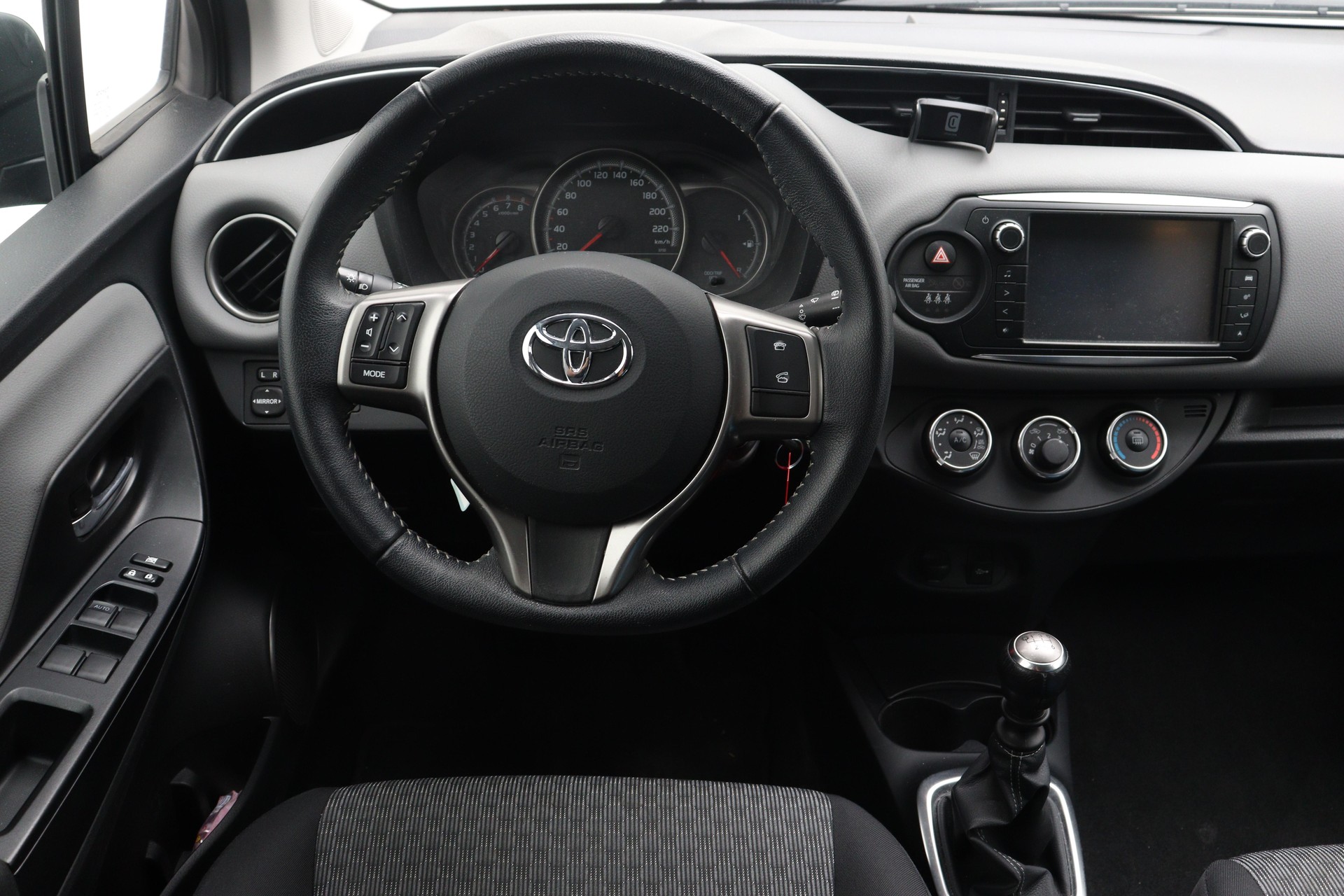 TOYOTA Yaris 1.33 VVT-i Trend-image-7