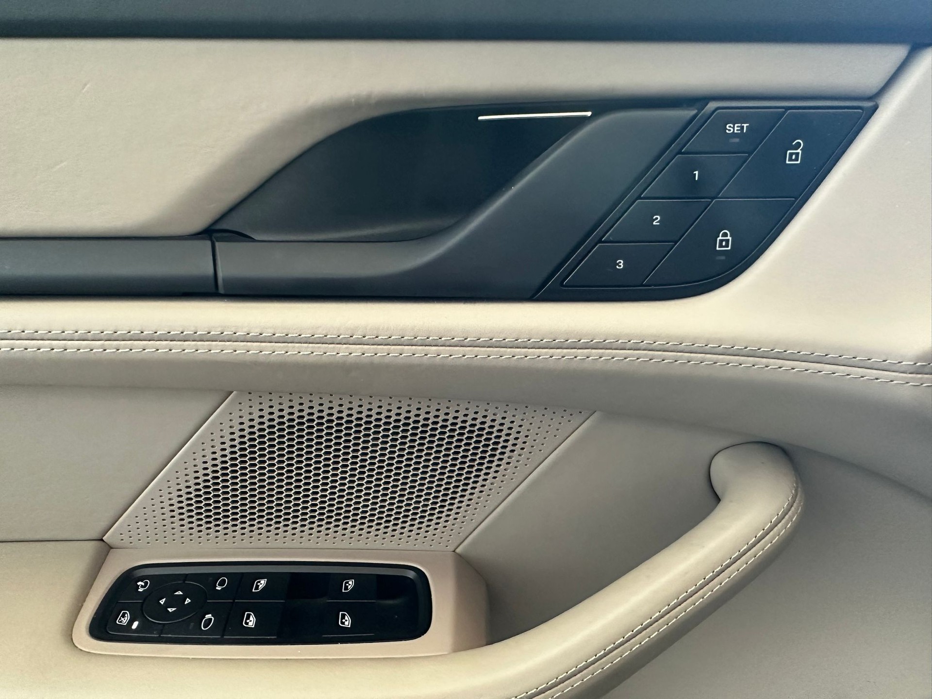 PORSCHE Taycan Sport Turismo Performance Plus 93,4kWh-image-15