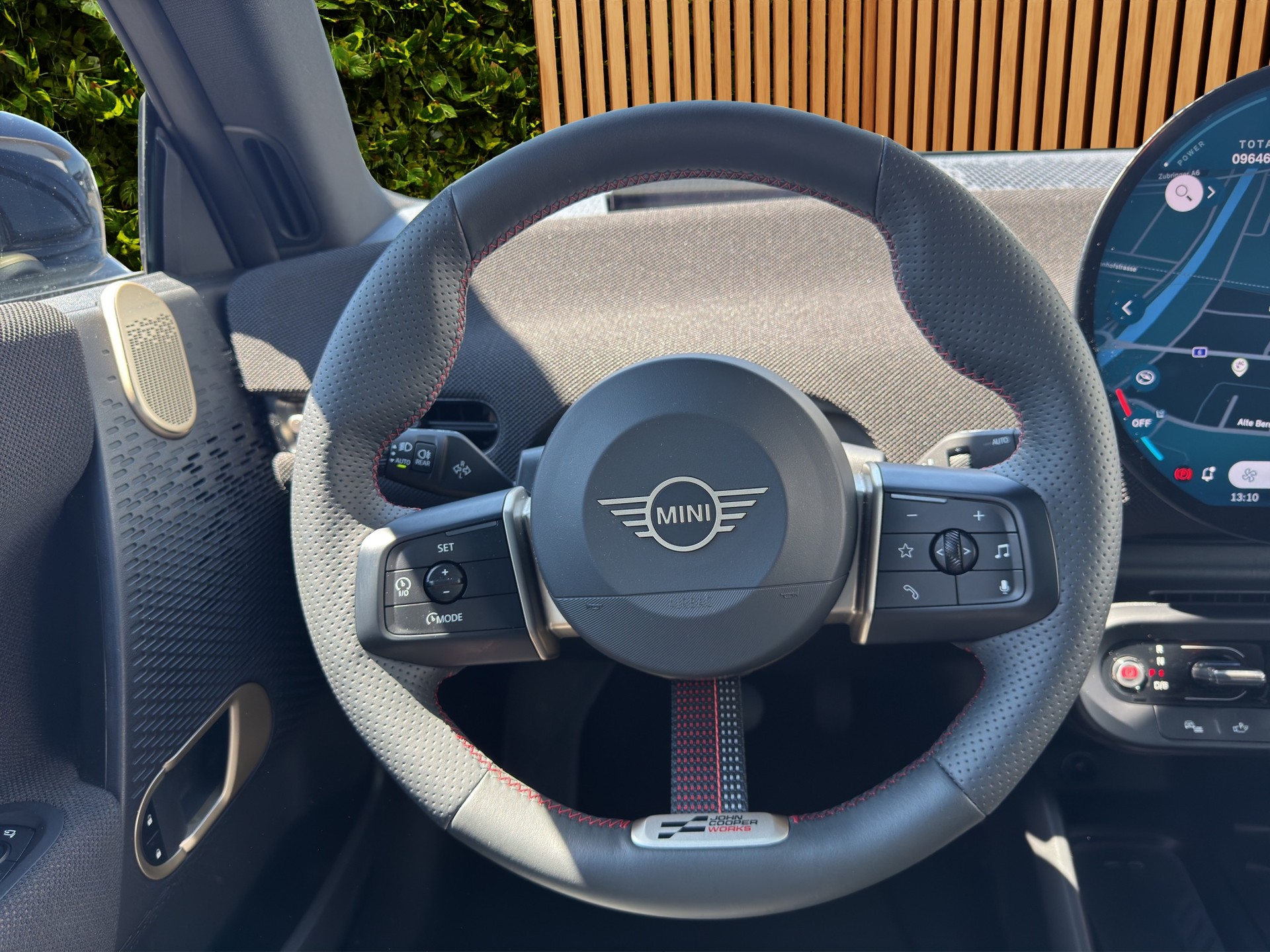MINI Mini J01 Cooper SE-image-10