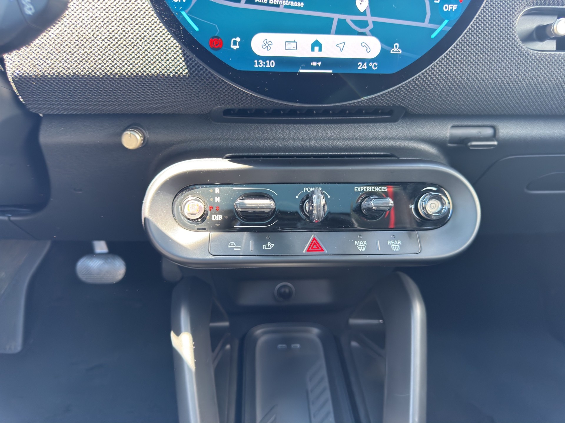 MINI Mini J01 Cooper SE-image-12