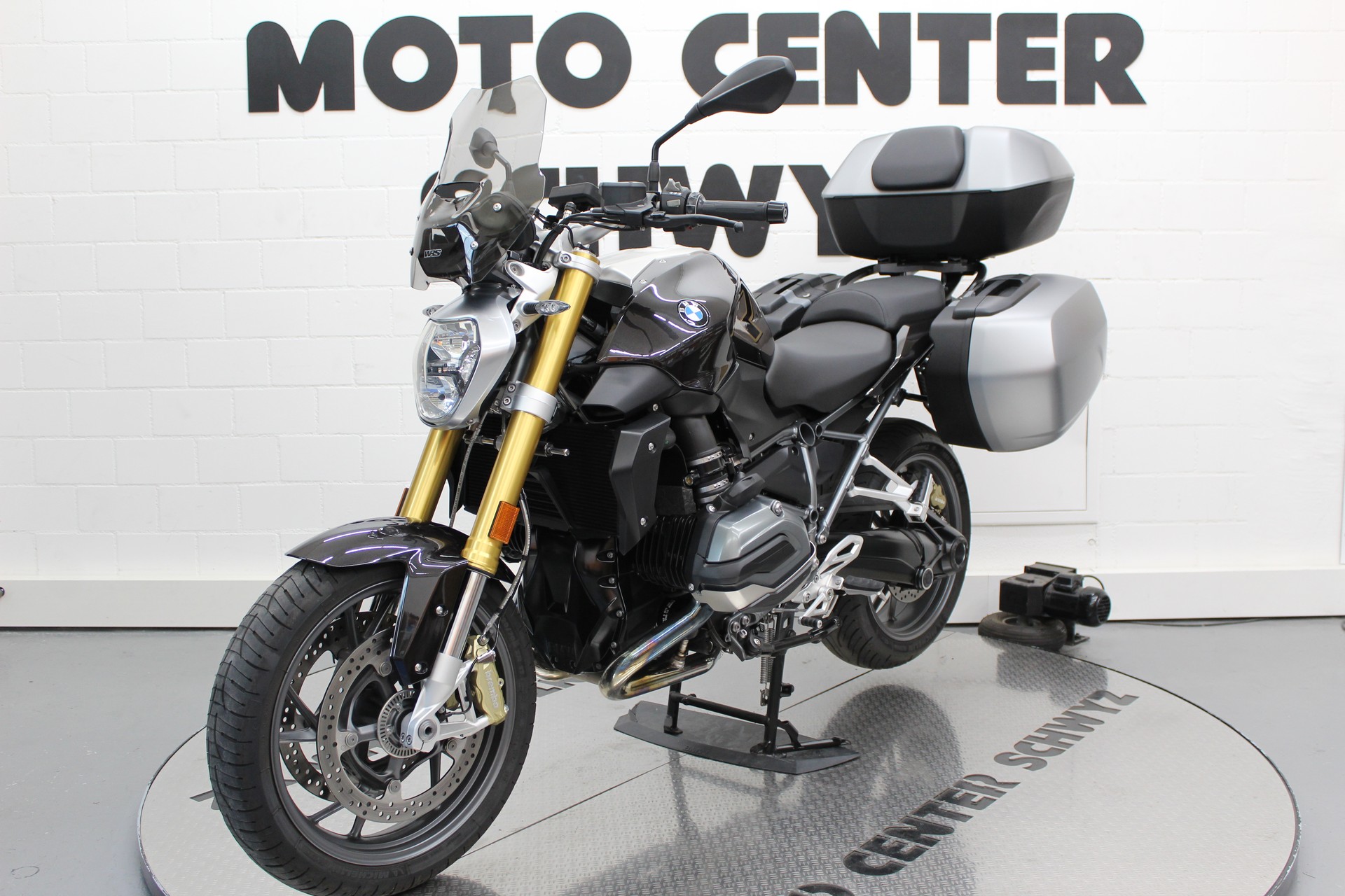 BMW R 1200 R ABS-showroom-element-2