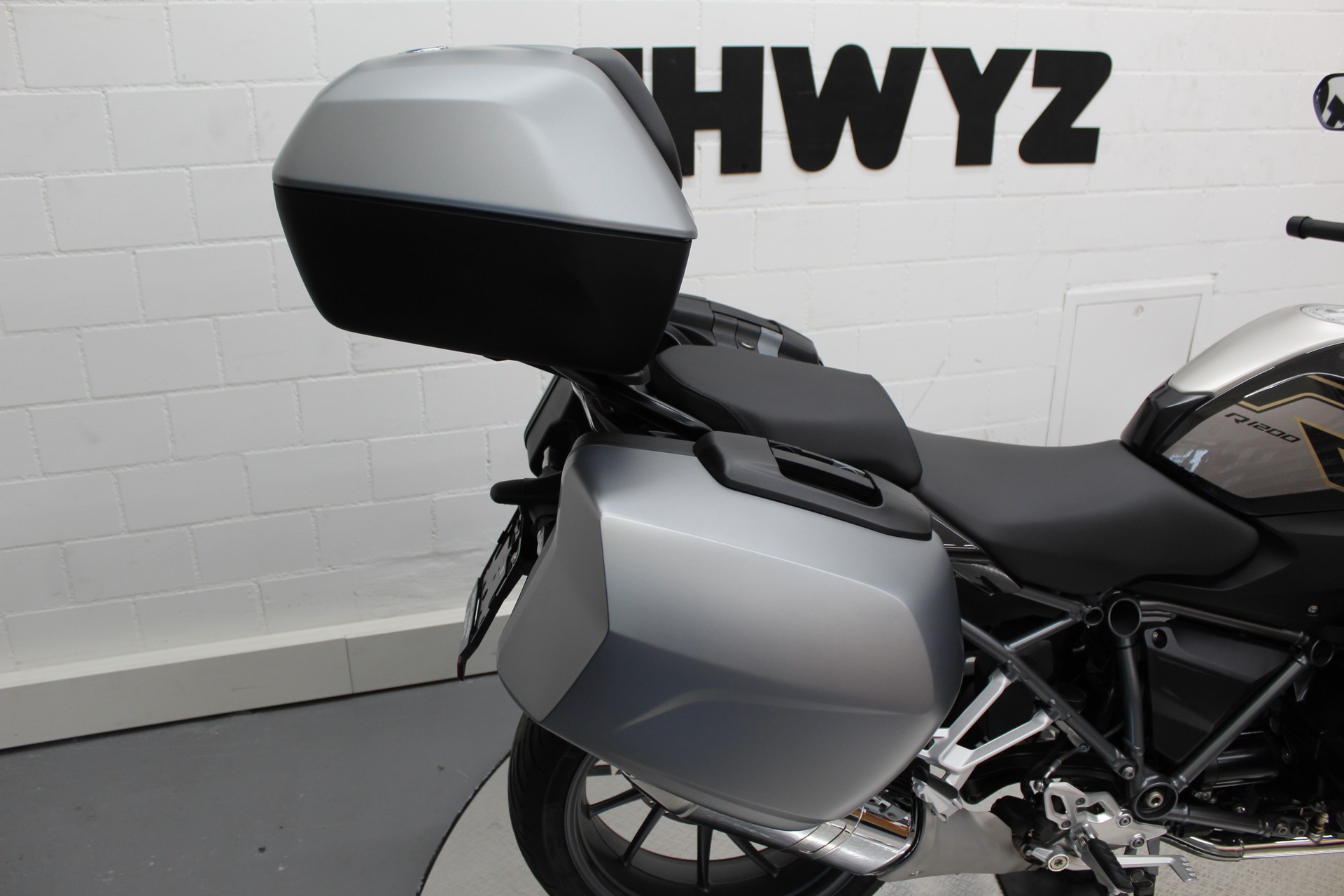 BMW R 1200 R ABS-image-6