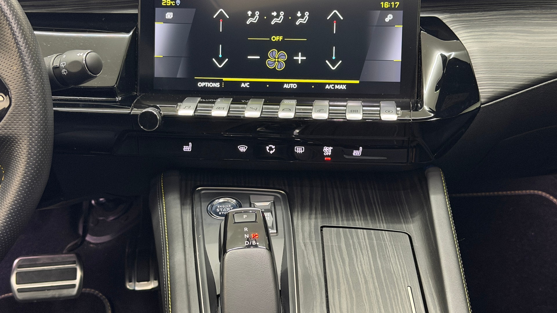 PEUGEOT 508 SW Hybrid4 360 e Sport Engineered-image-15