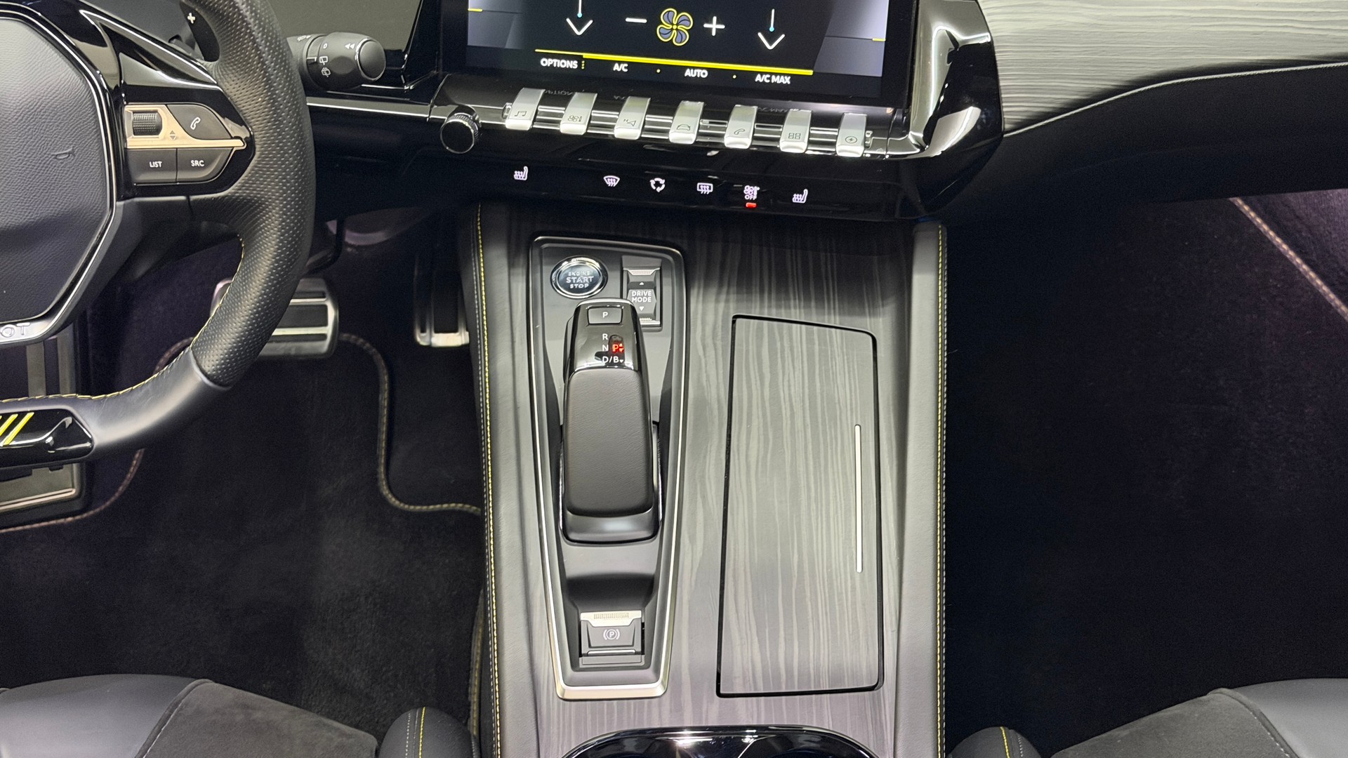 PEUGEOT 508 SW Hybrid4 360 e Sport Engineered-image-10