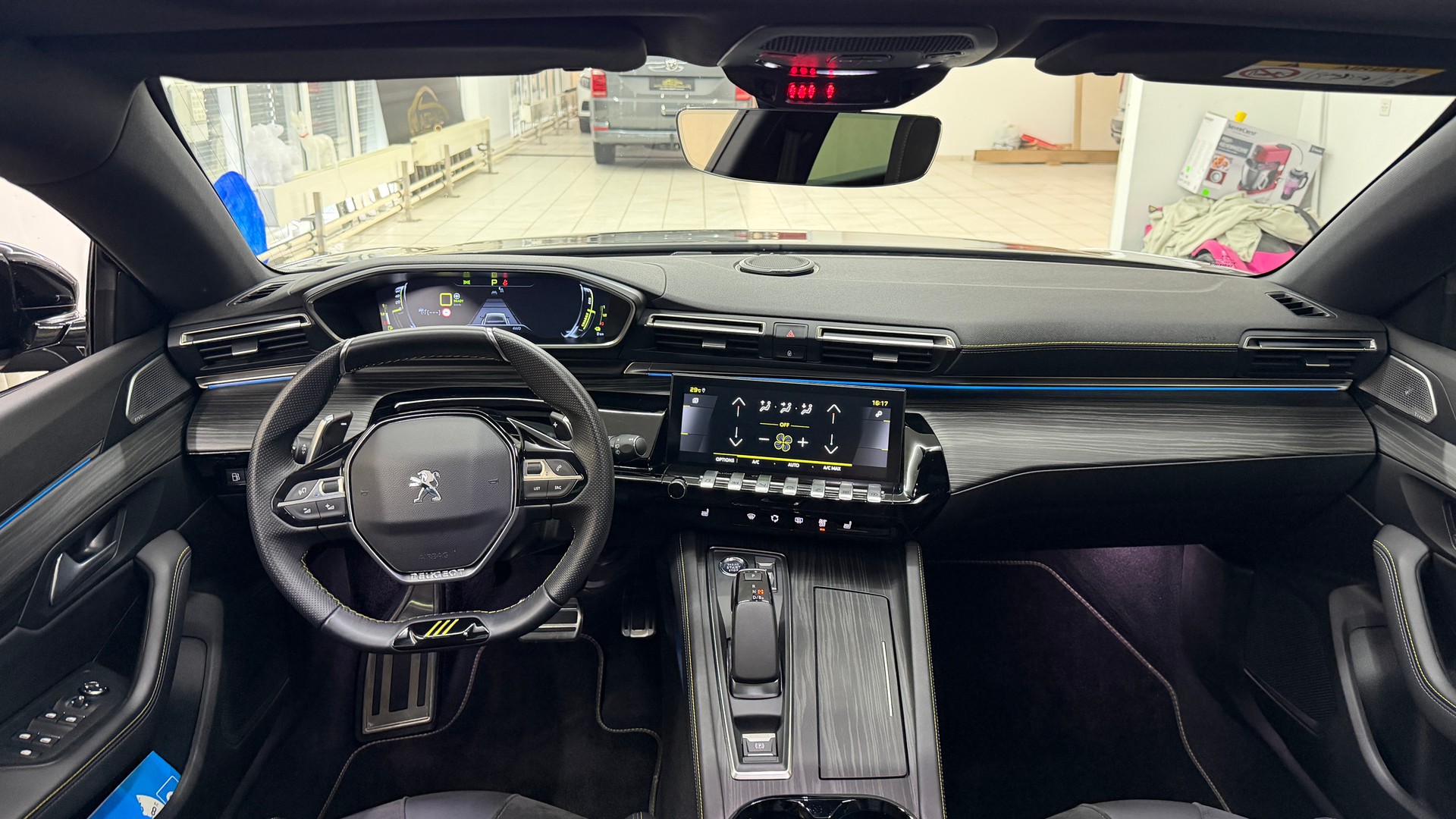 PEUGEOT 508 SW Hybrid4 360 e Sport Engineered-image-7
